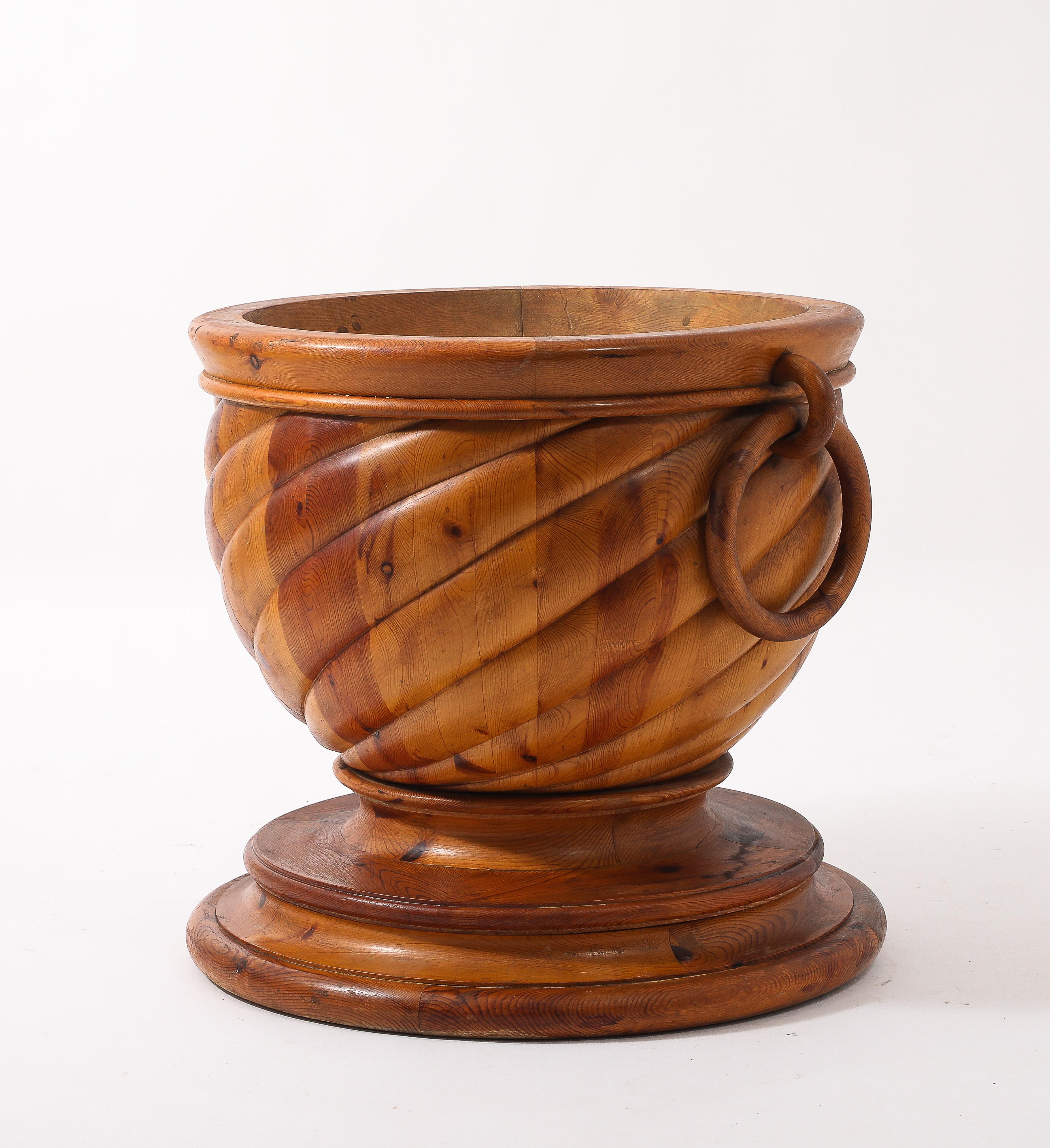 Jardinière surdimensionnée en pin suédois, Suède, années 1960 en vente 12