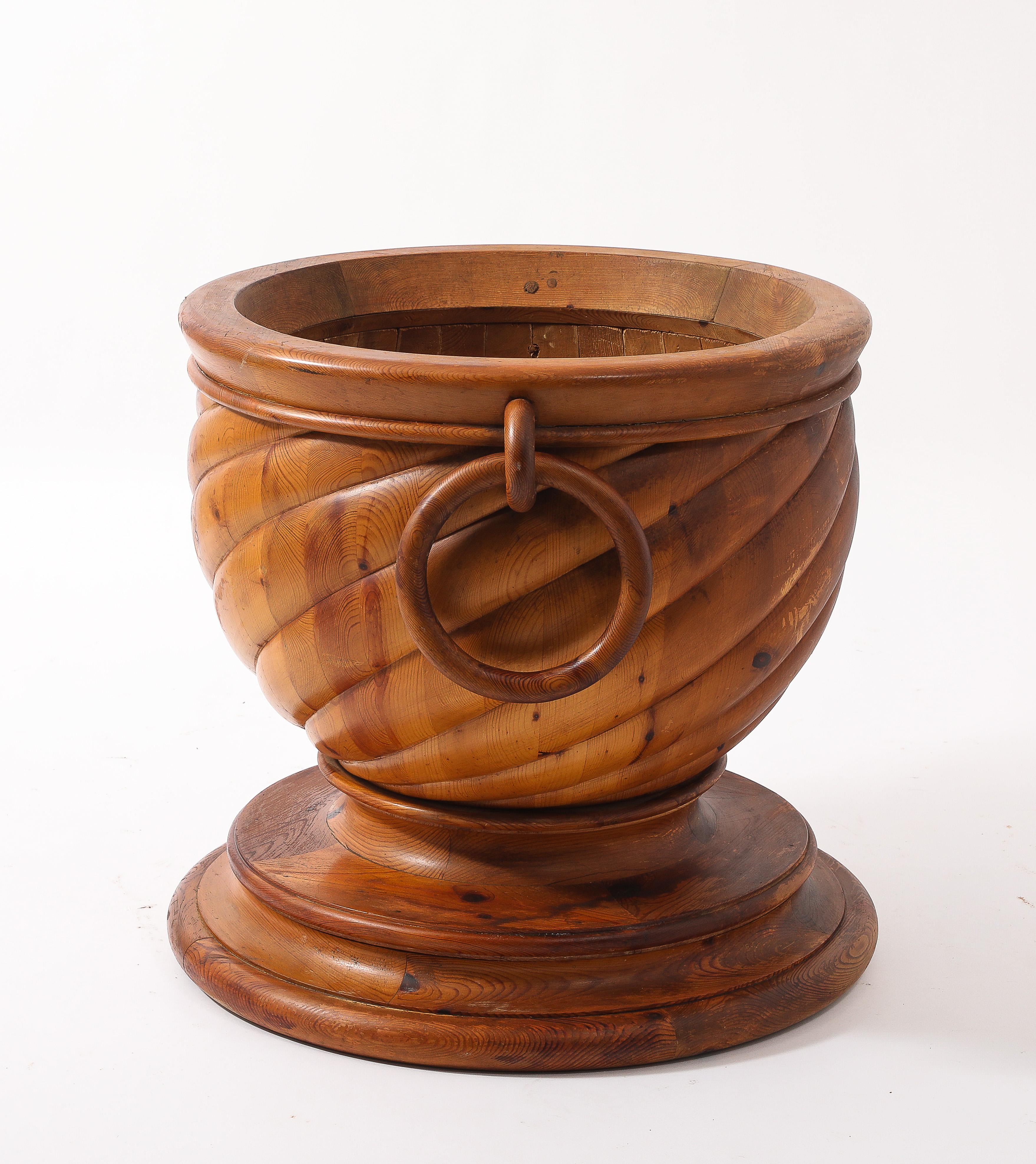 Jardinière surdimensionnée en pin suédois, Suède, années 1960 en vente 13