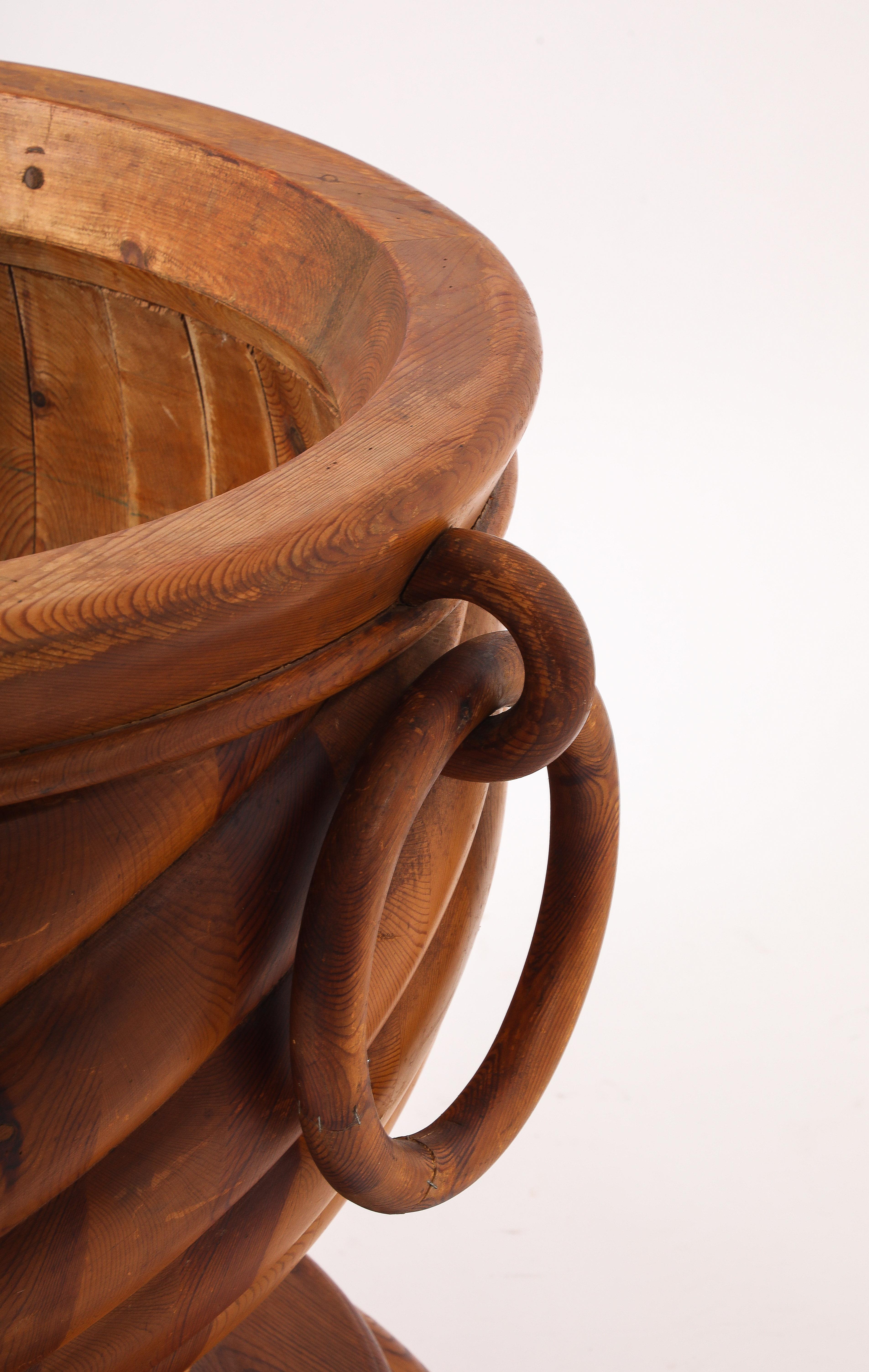 Jardinière surdimensionnée en pin suédois, Suède, années 1960 en vente 2