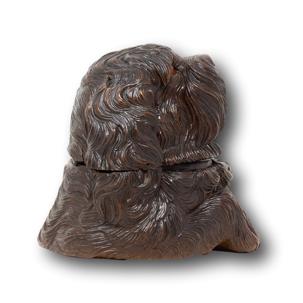Bois Jarre à tabac surdimensionnée en forme de chien suisse Black Forest en vente