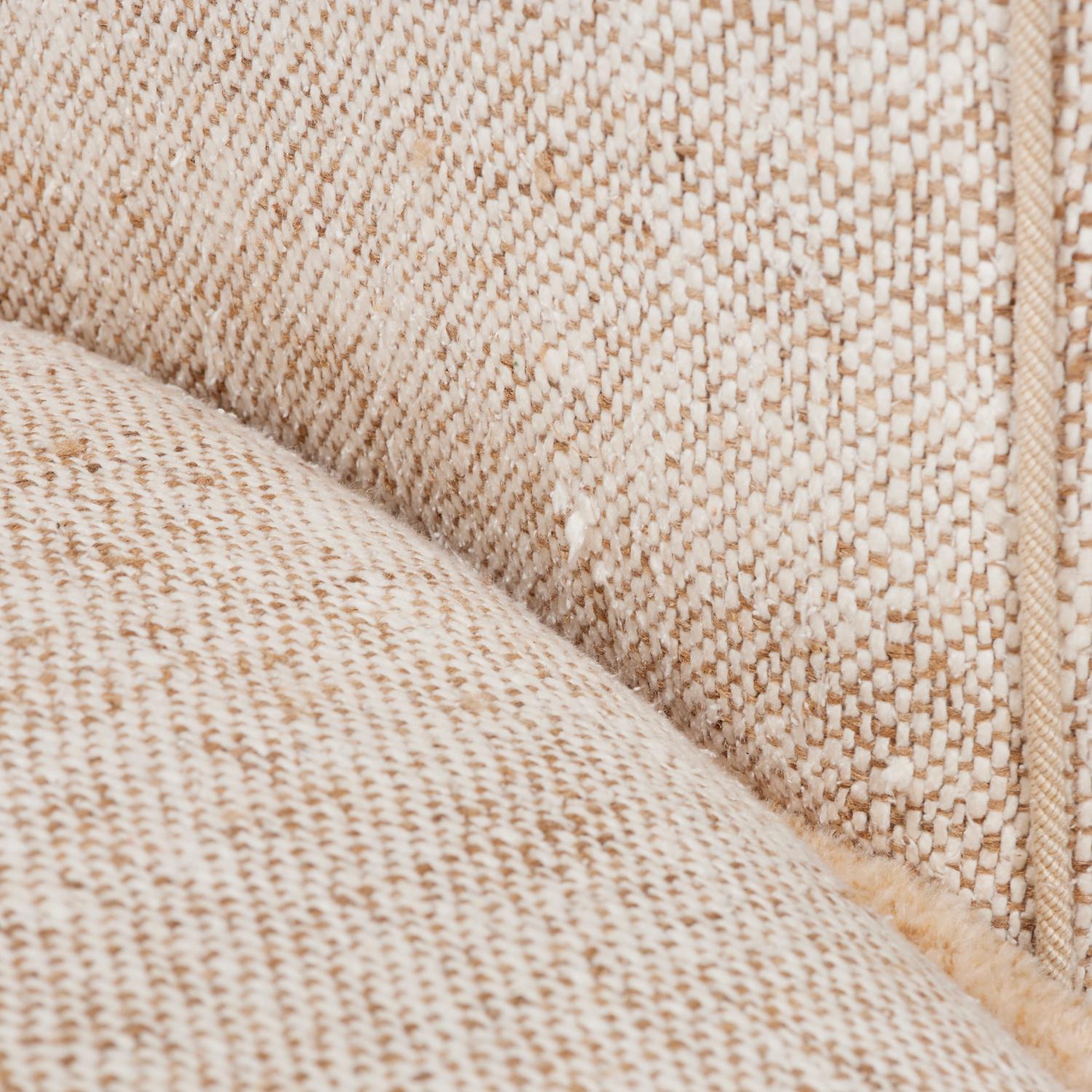 Oversized Swivel Lounge Chair in Oatmeal Chenille, Sourced by Alberto Pinto In Good Condition For Sale In Morristown, NJ