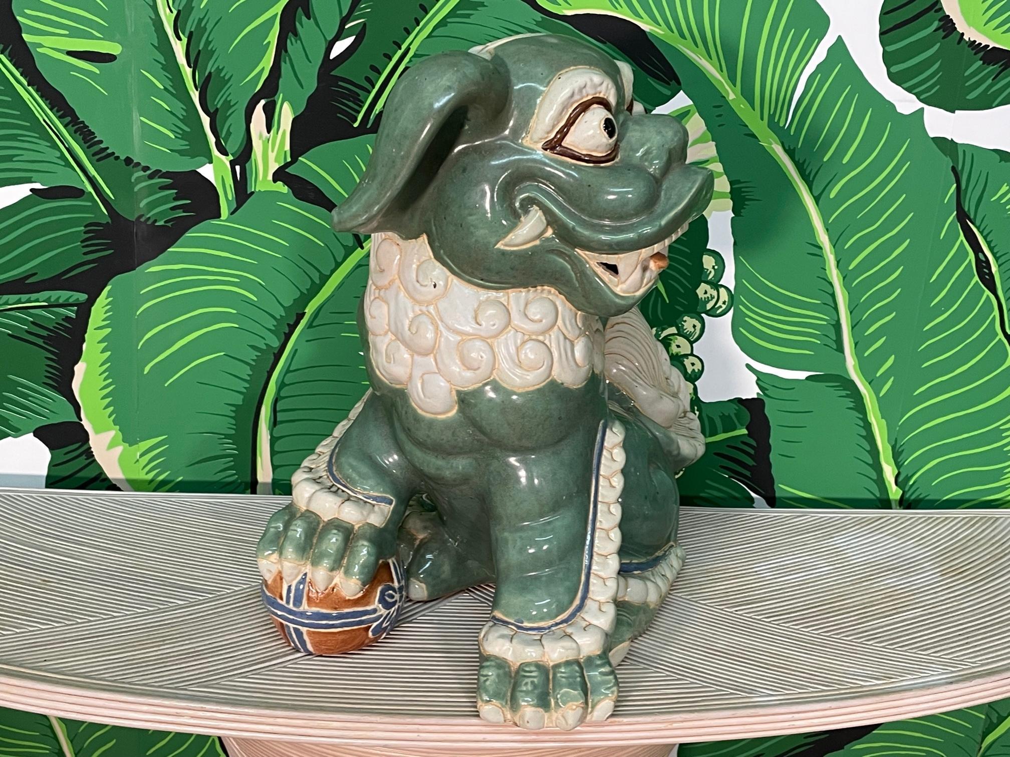 20ième siècle Statue de chien Foo en terre cuite surdimensionnée en vente