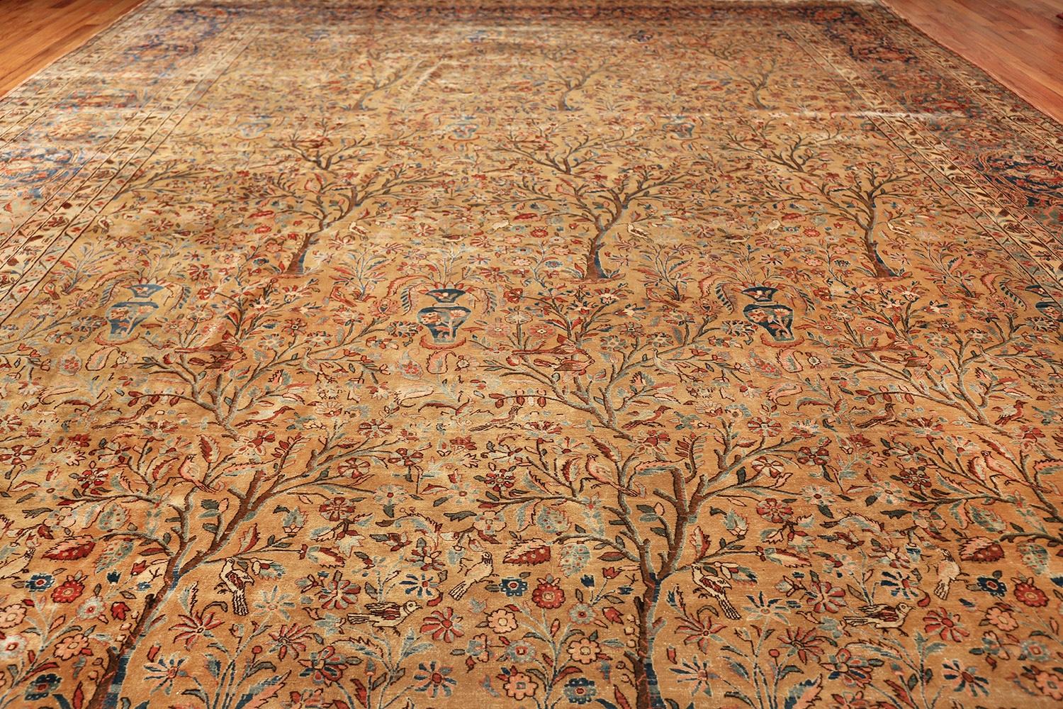 Antiker persischer Kashan-Teppich im Baum des Lebens-Design. 13' 8