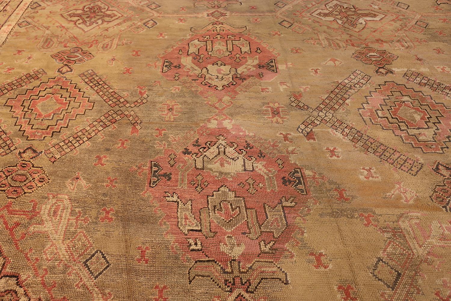 Antique Turkish Oushak Rug. Size: 16 ft 3 in x 24 ft 7 in  For Sale 4