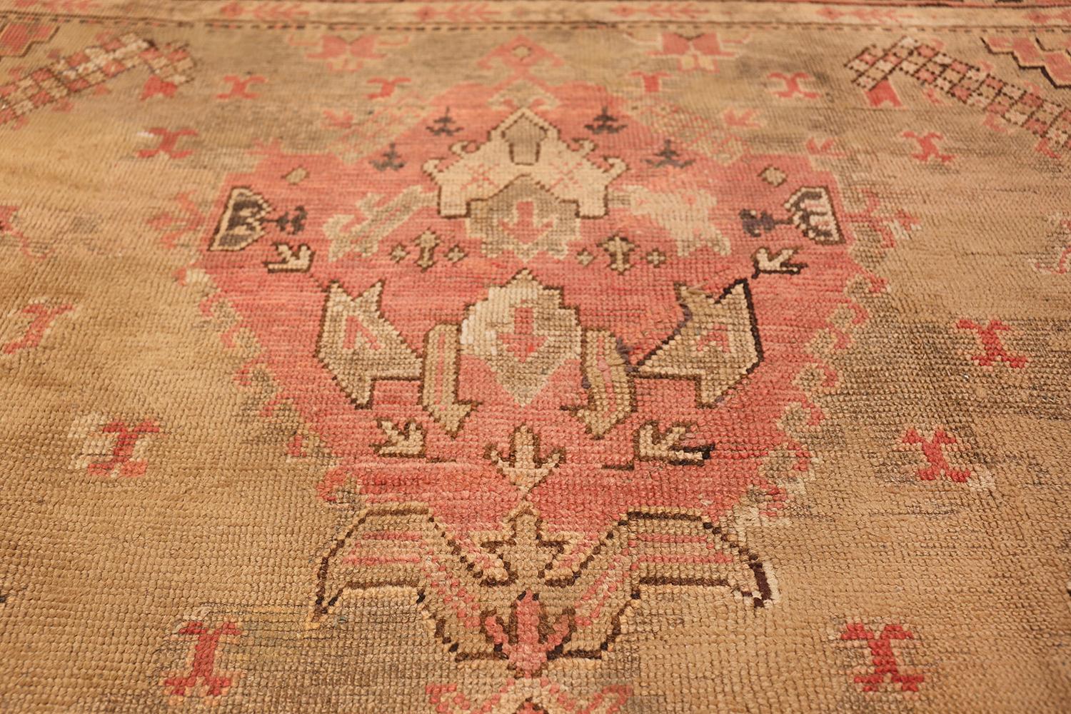 Antiker türkischer Oushak-Teppich. Größe: 4,97 x 7,32 in (Handgeknüpft) im Angebot