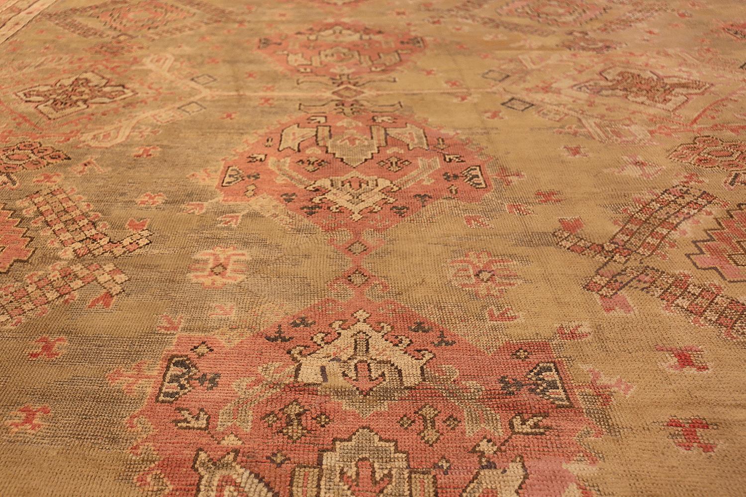 Antique Turkish Oushak Rug. Size: 16 ft 3 in x 24 ft 7 in  For Sale 2