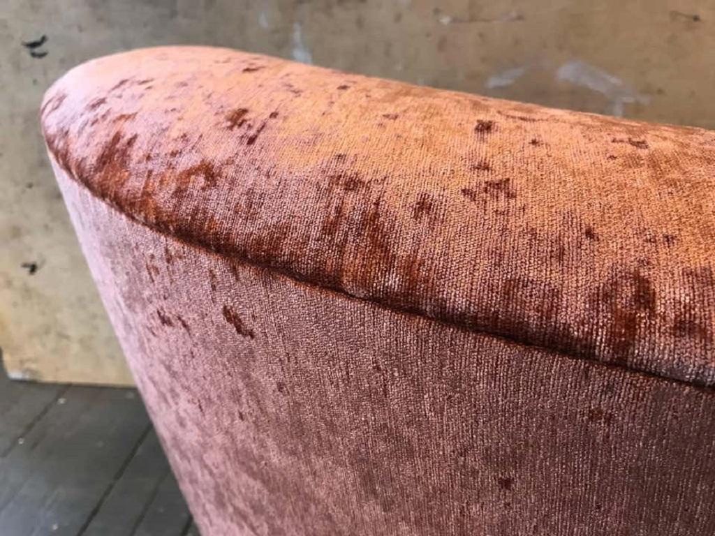 Fauteuil de salon tapissé surdimensionné Bon état - En vente à New York, NY
