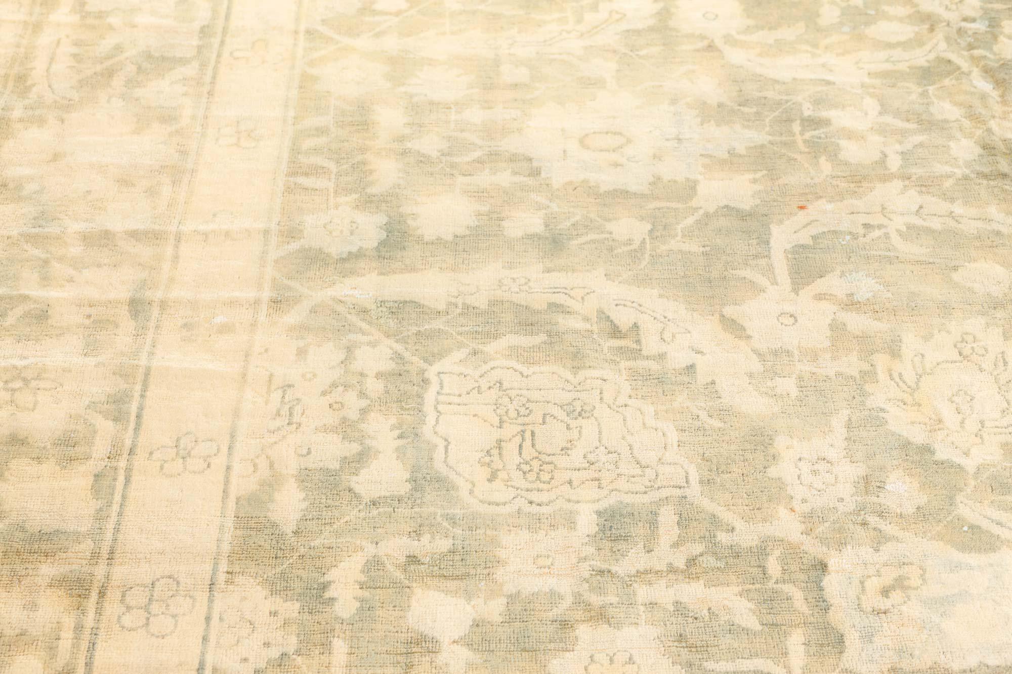 Chinesischer Vintage-Teppich in Übergröße (Wolle) im Angebot