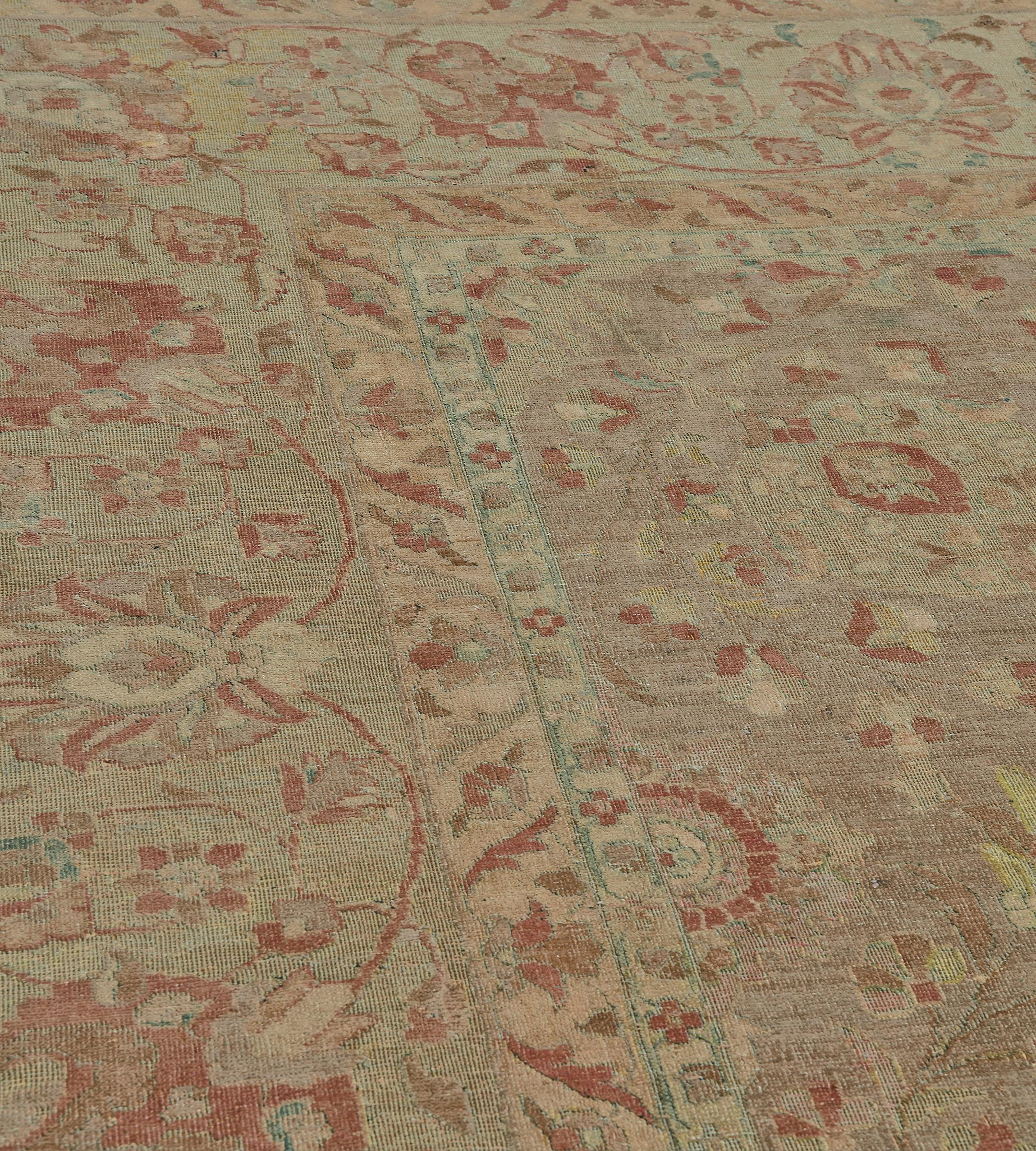Übergroßer Perserteppich aus brauner Wolle mit Blumenmuster, Circa 1910 (Persisch) im Angebot