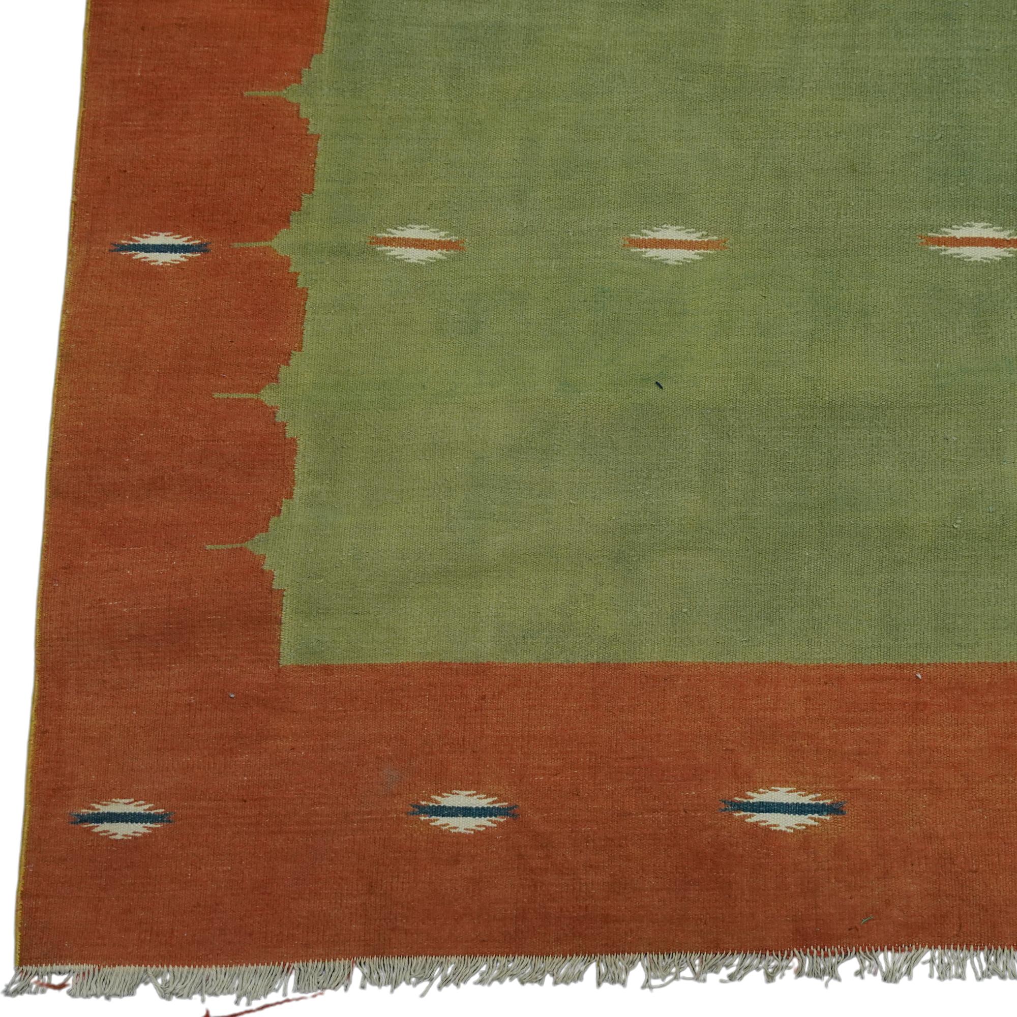 Alfombra Vintage Dhurrie de Gran Tamaño en Verde con Motivo Geométrico  Rug & Kilim Indio en venta