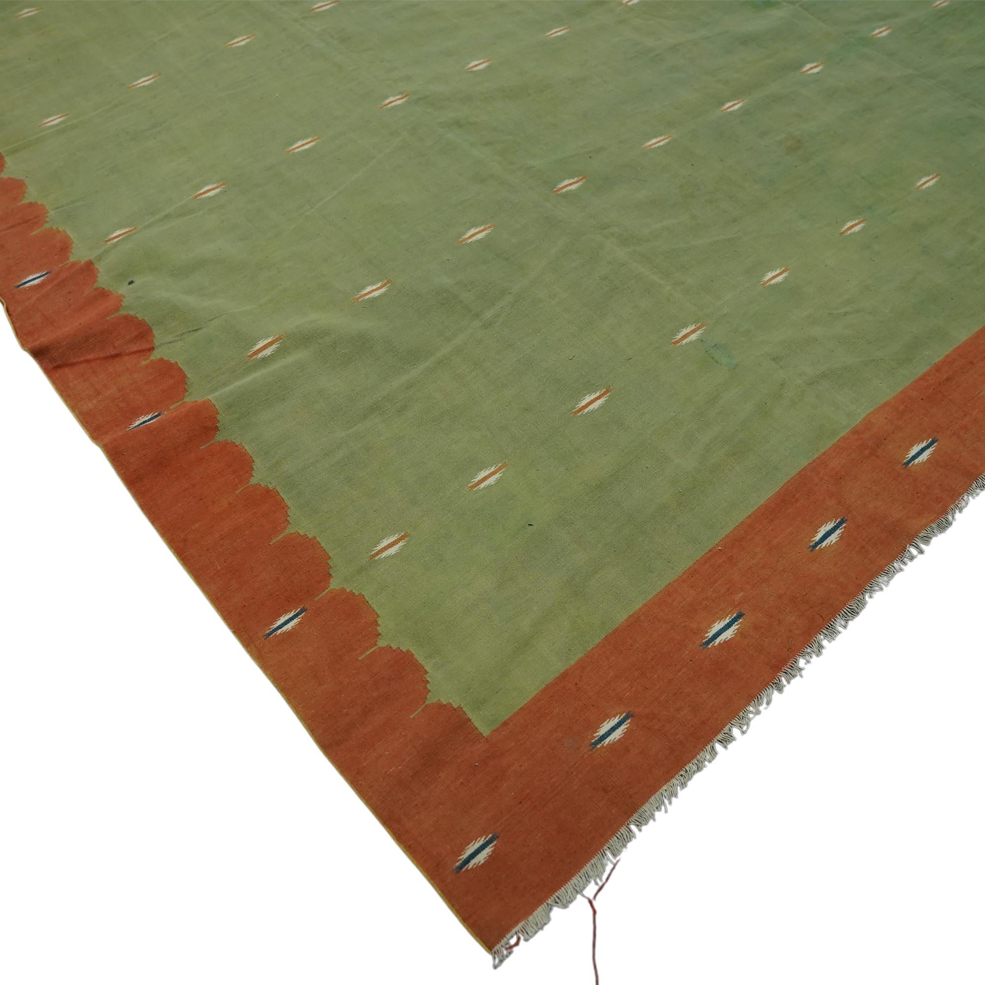 Alfombra Vintage Dhurrie de Gran Tamaño en Verde con Motivo Geométrico  Rug & Kilim Tejido a mano en venta