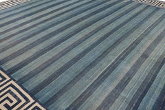 Alfombra Cuadrada Vintage Dhurrie de Gran Tamaño con Rayas Azules y Borde Geométrico