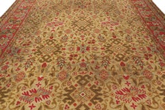 Übergroßer Vintage-Donegal-Teppich in Gold und Rot mit Blumenmustern - Rug & Kilim