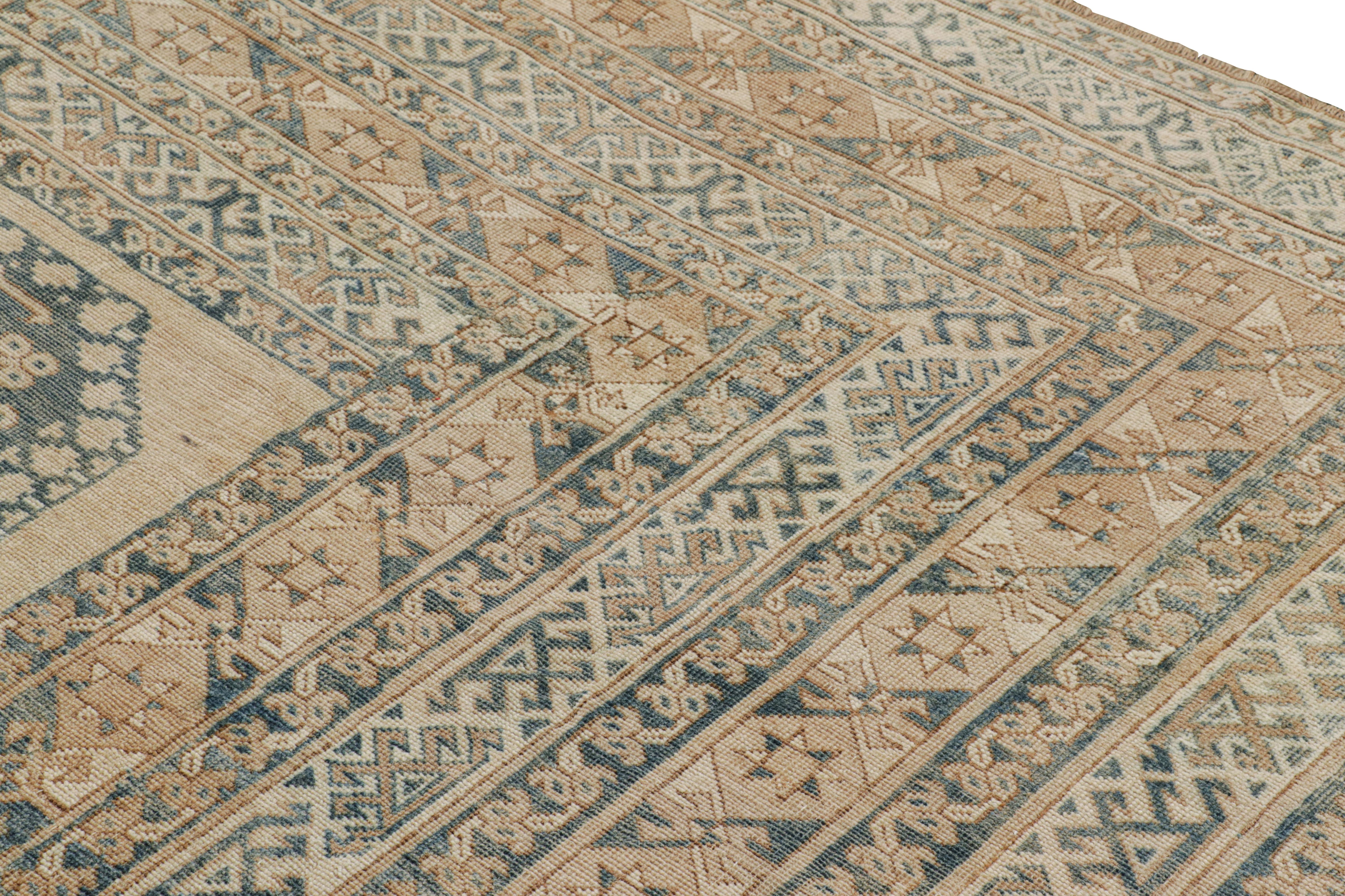 Übergroßer Vintage Ersari-Teppich mit geometrischen Medaillons, von Rug & Kilim (Mitte des 20. Jahrhunderts) im Angebot