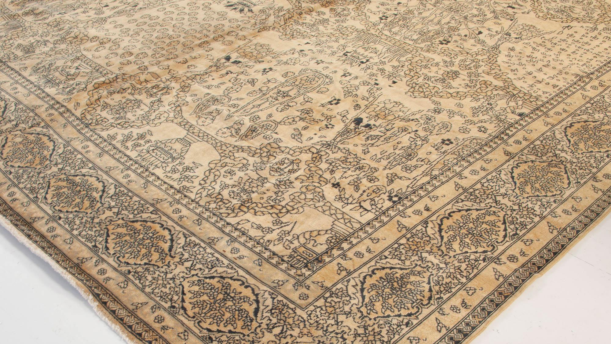 Oversized Vintage Indian Carpet (size adjusted) In Good Condition For Sale In New York, NY