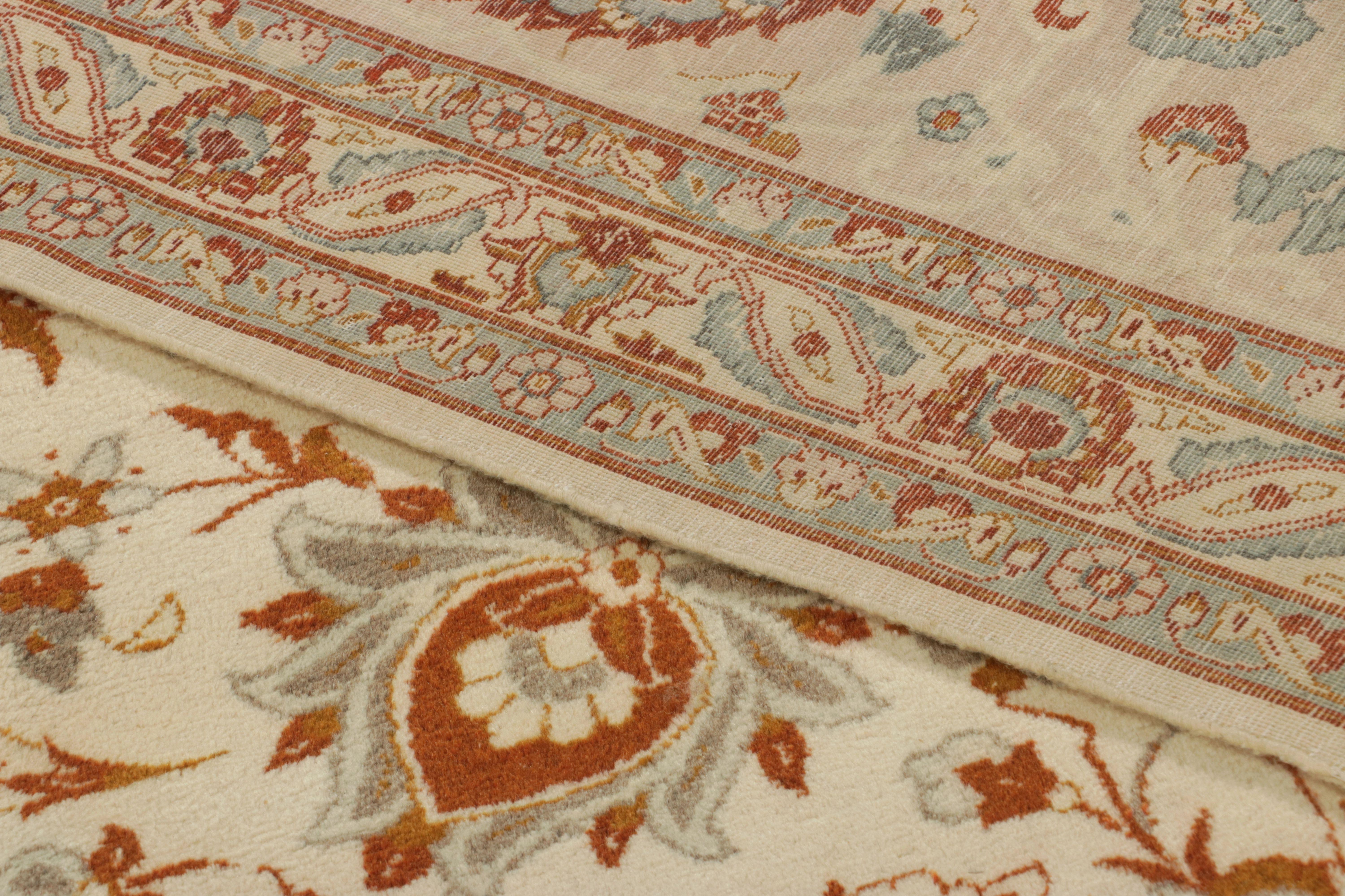 Metà XX secolo Tappeto persiano Kashan oversize in beige con motivi floreali - Rug & Kilim in vendita