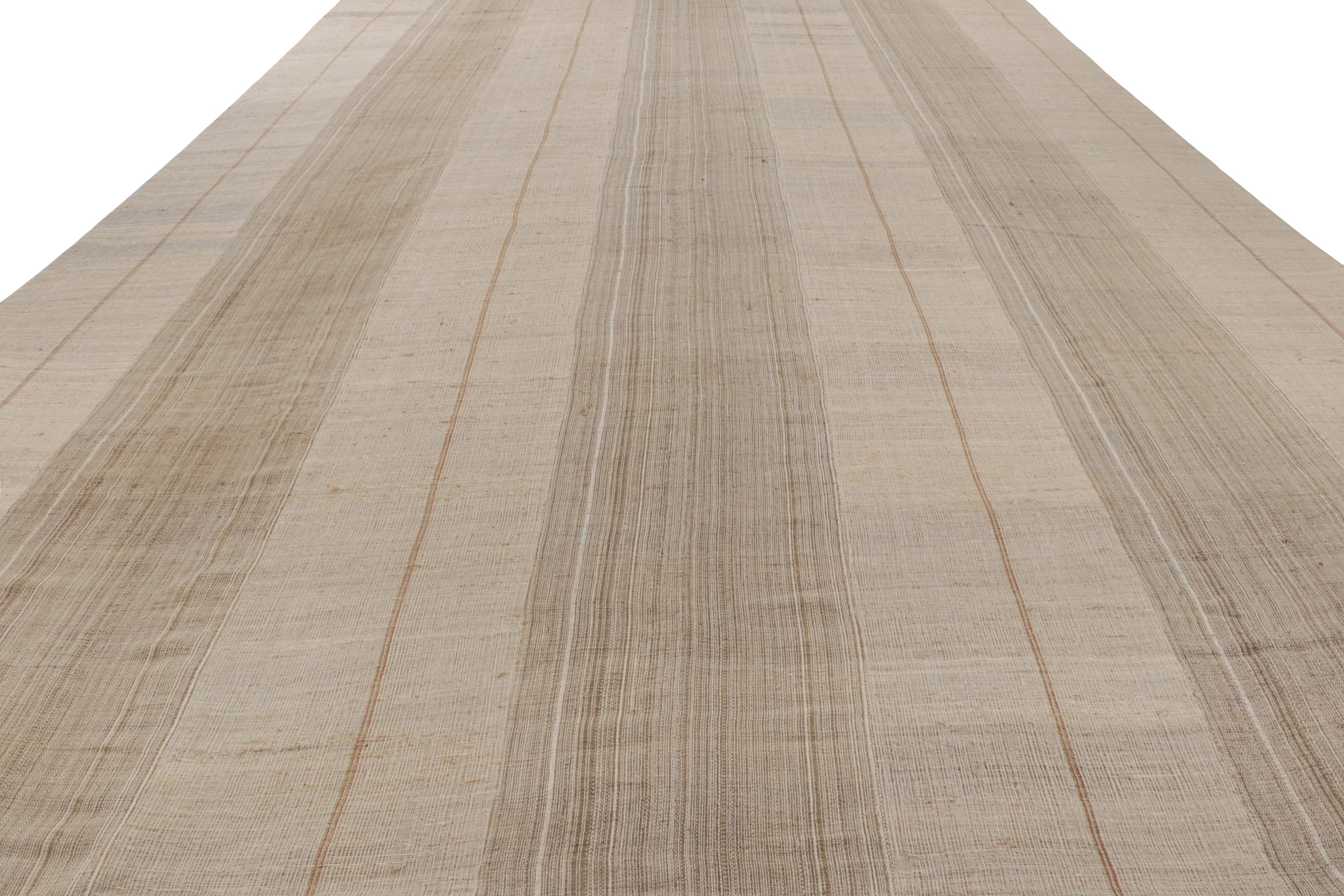 Übergroßer Vintage Kilim in Beige-Braun und Creme Geometrische Streifen - Rug & Kilim (Handgewebt) im Angebot