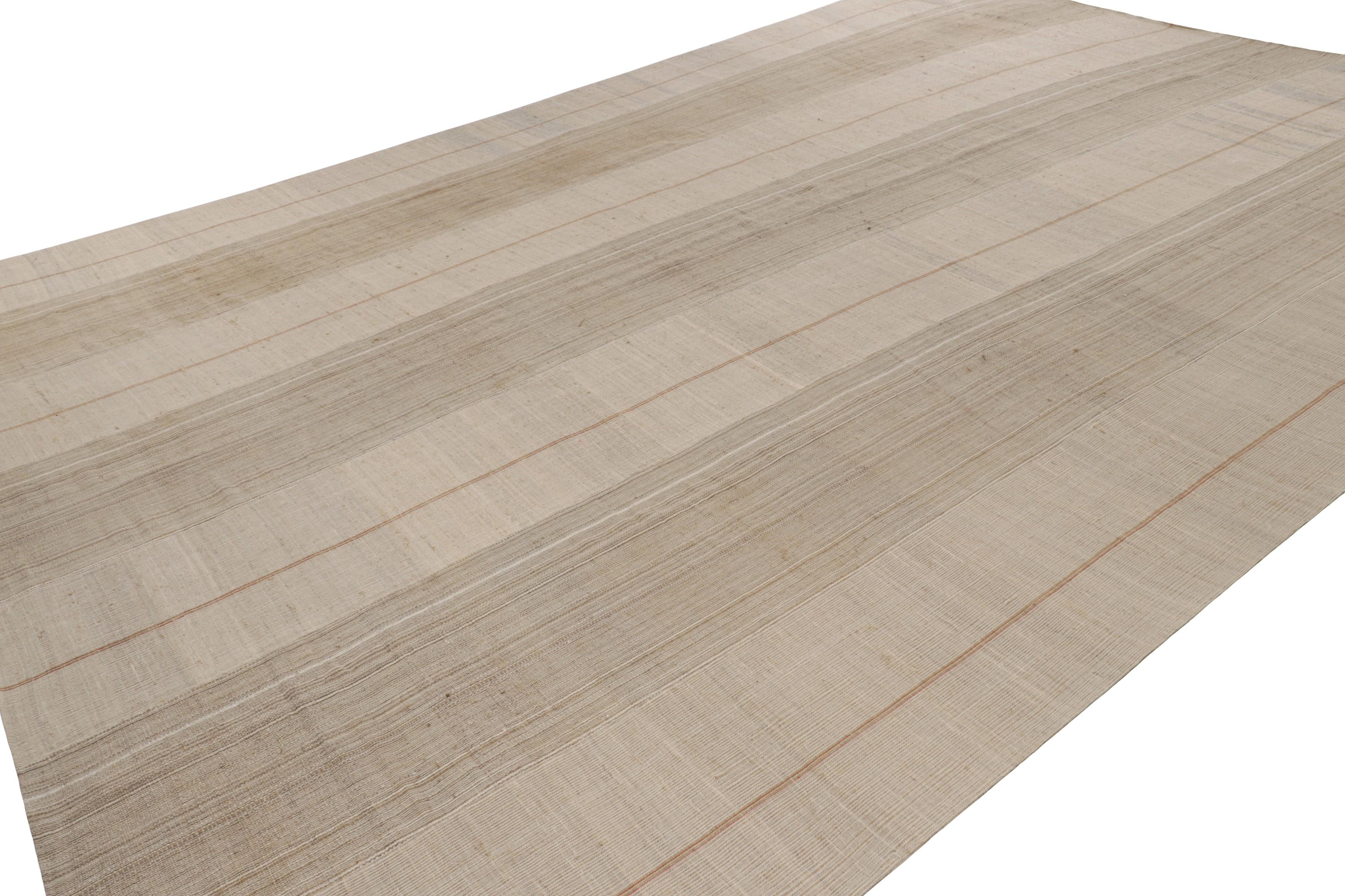 Übergroßer Vintage Kilim in Beige-Braun und Creme Geometrische Streifen - Rug & Kilim im Zustand „Gut“ im Angebot in Long Island City, NY