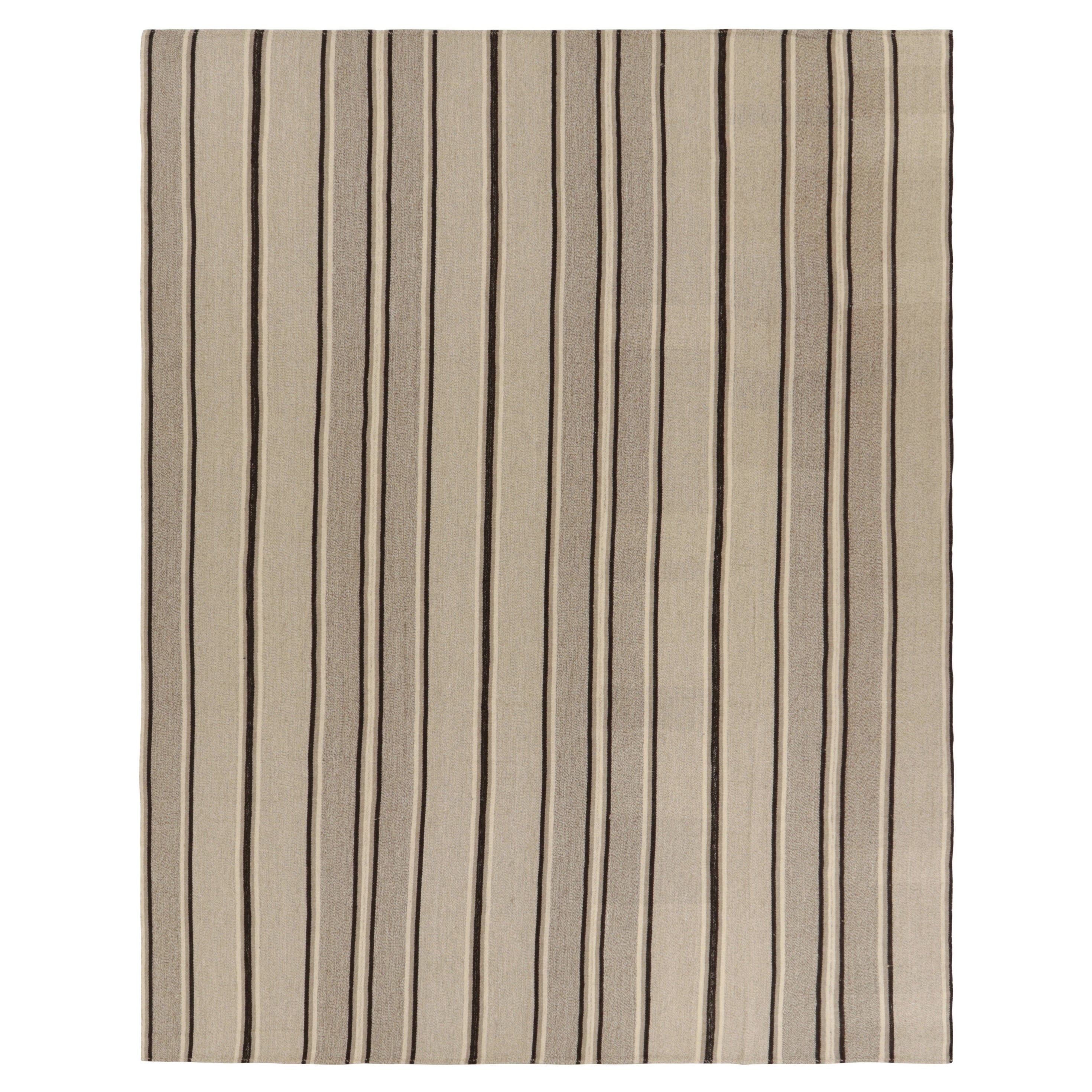 Kilim vintage surdimensionné à rayures géométriques beige-brun et crème - Rug & Kilim