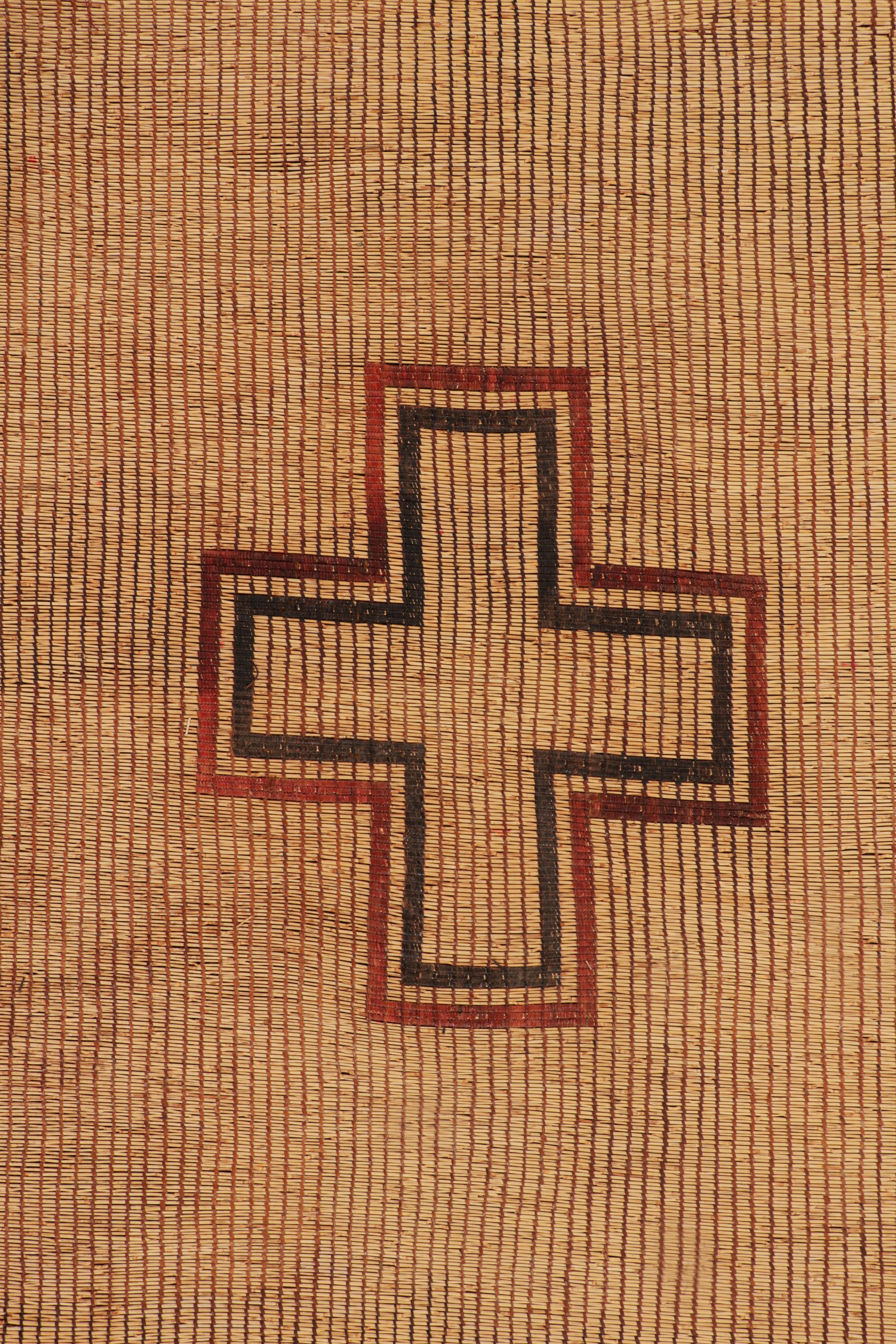 Marocchino Stuoia Tuareg marocchina oversize con motivi geometrici, da Rug & Kilim in vendita