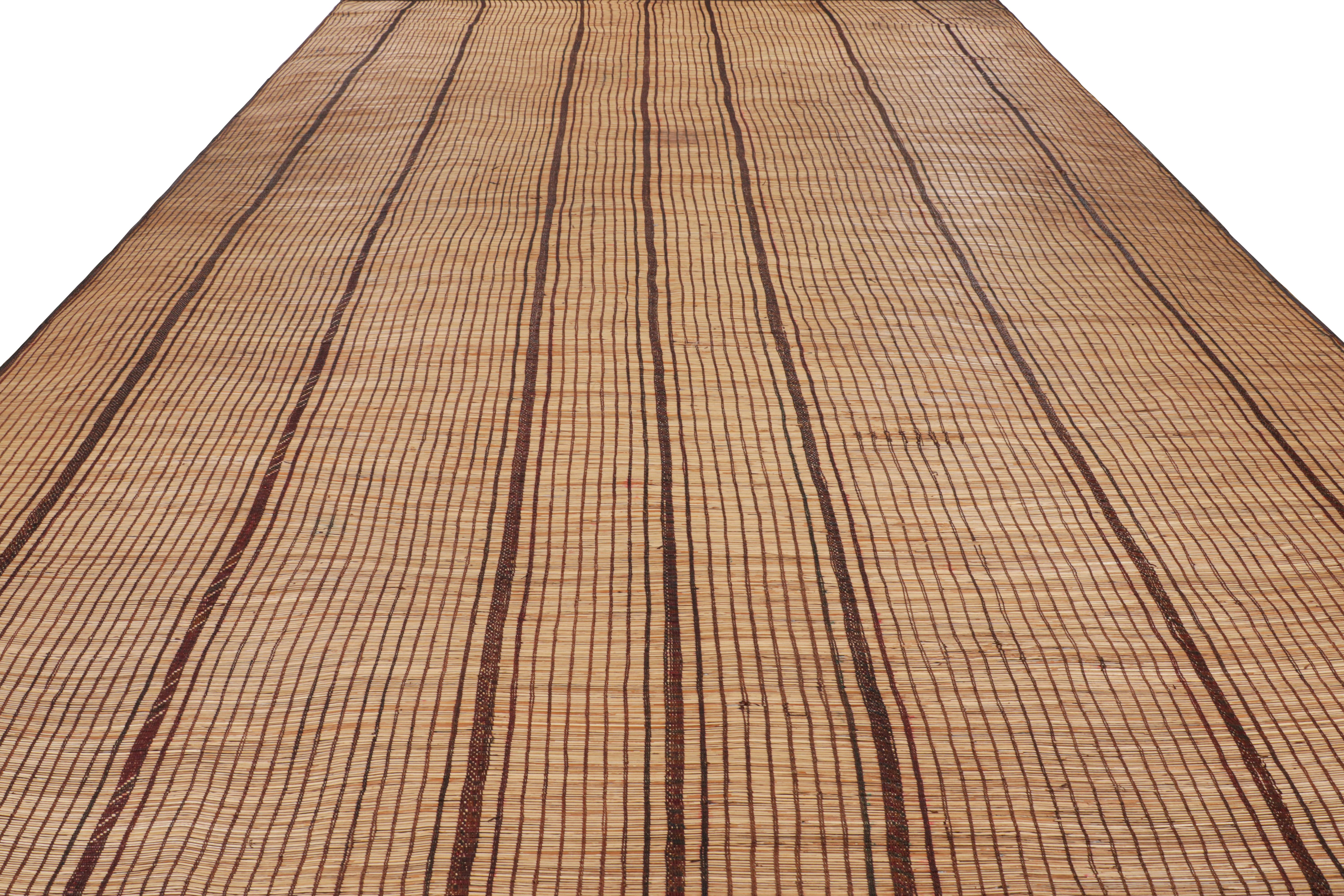 Alfombra Tuareg Vintage Marroquí de Gran Tamaño, con Rayas Geométricas, de Rug & Kilim mediados del siglo XX en venta