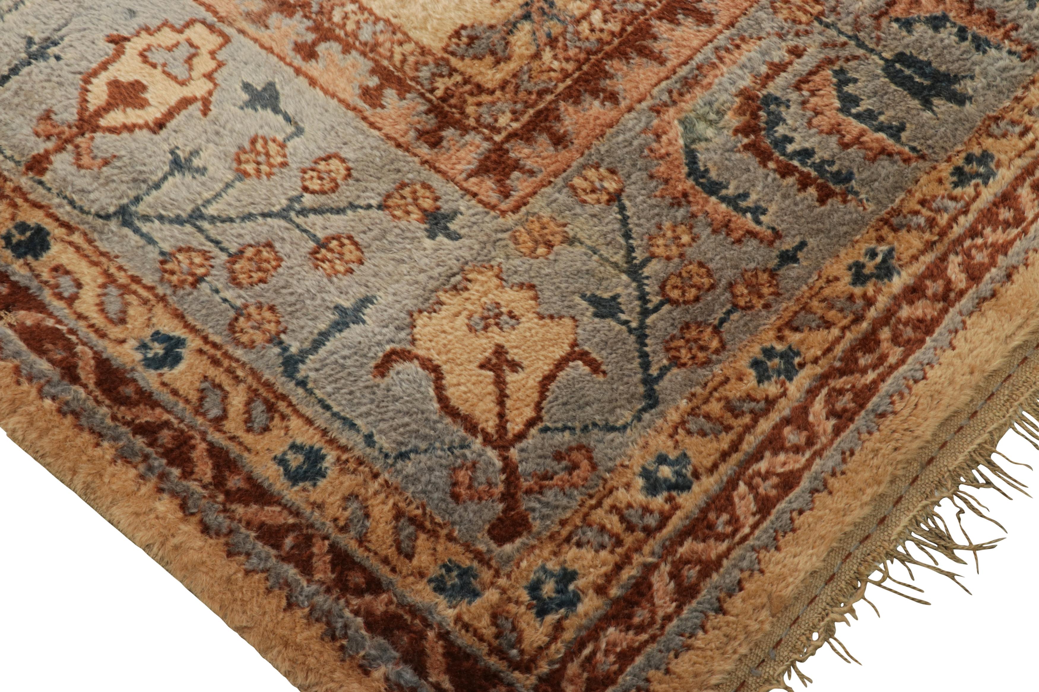 Mid-20th Century Oversized Vintage Oushak Rug in Beige with Tree of Life Motifs - Rug & Kilim For Sale