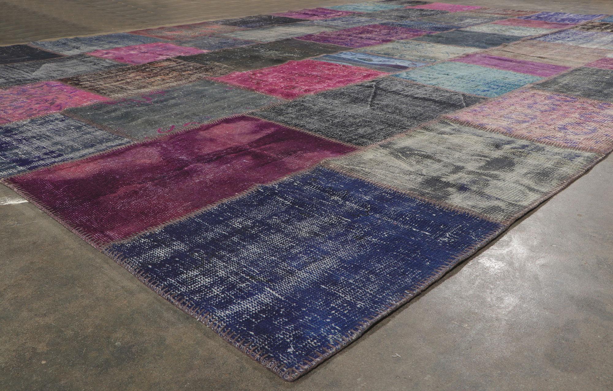 Oversized Vintage Patchwork Rug In Distressed Condition For Sale In Dallas, TX