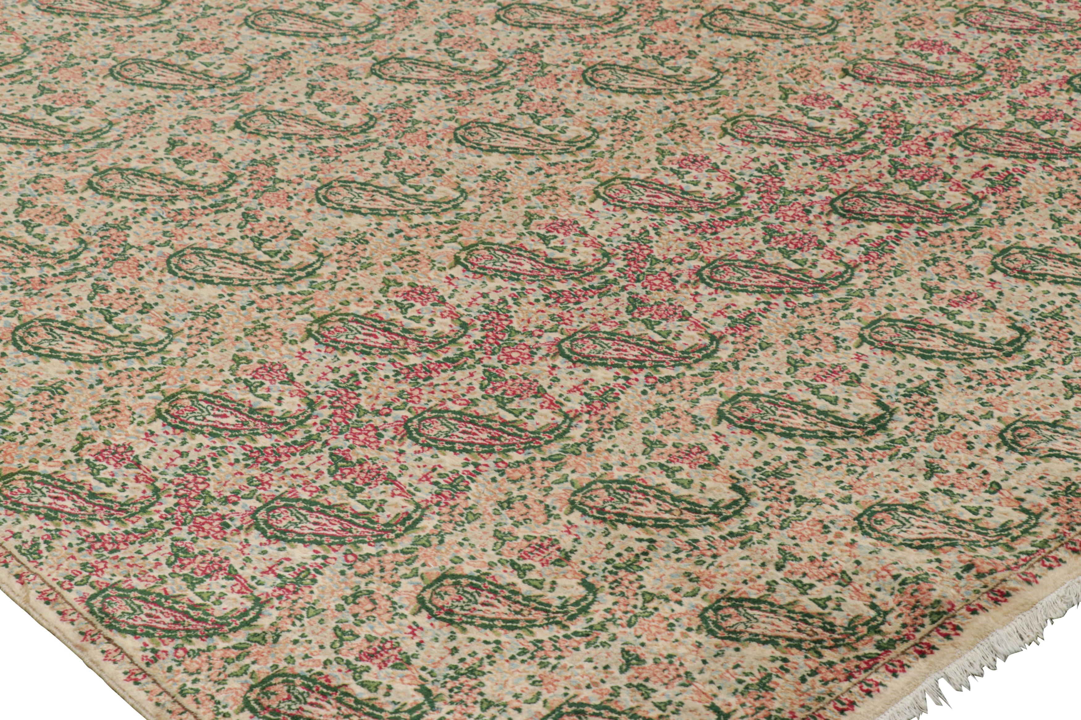Übergroßer persischer Kerman-Teppich im Vintage-Stil mit Paisley-Blumenmuster (Stammeskunst) im Angebot