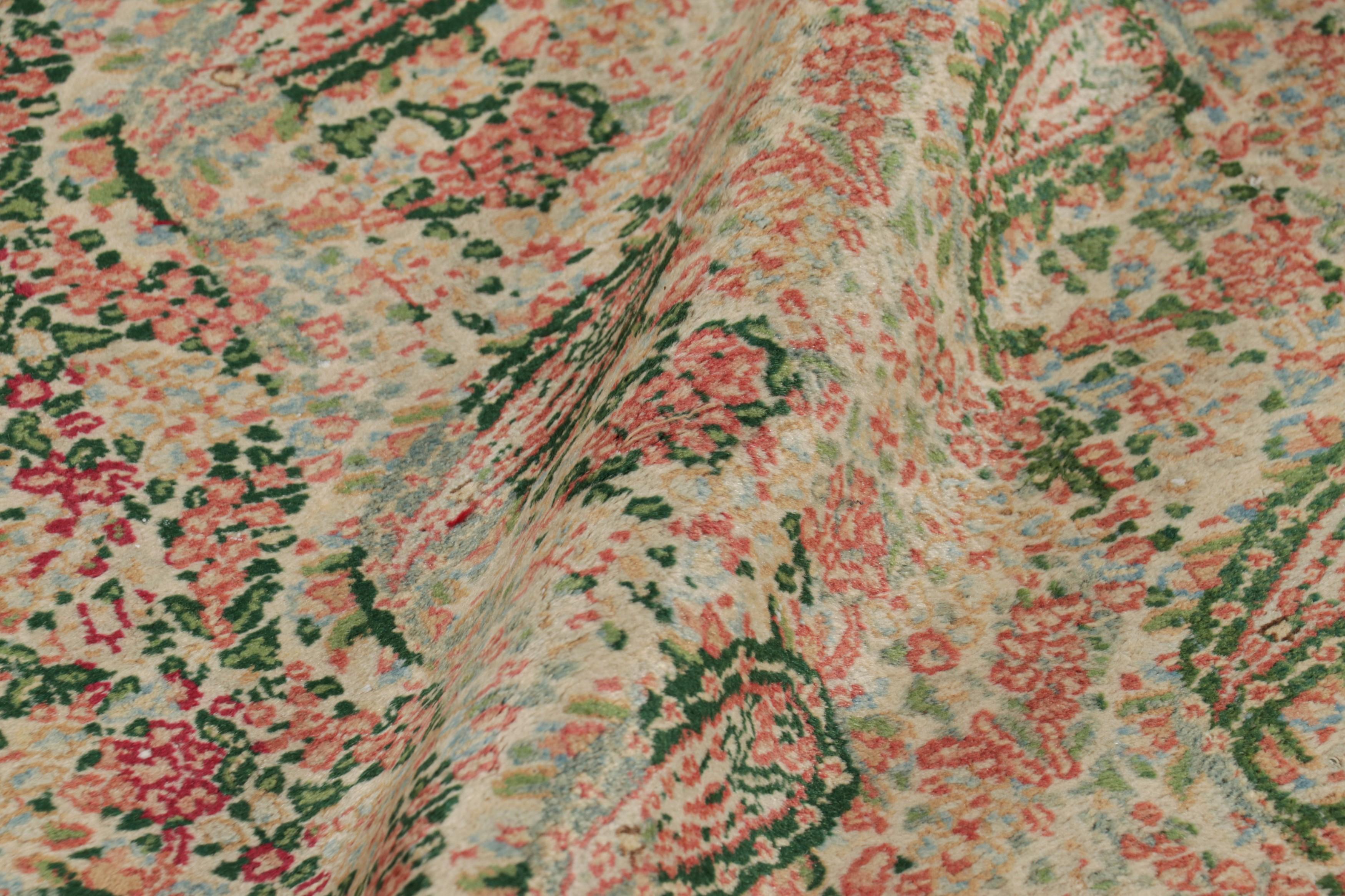 Übergroßer persischer Kerman-Teppich im Vintage-Stil mit Paisley-Blumenmuster (Mitte des 20. Jahrhunderts) im Angebot