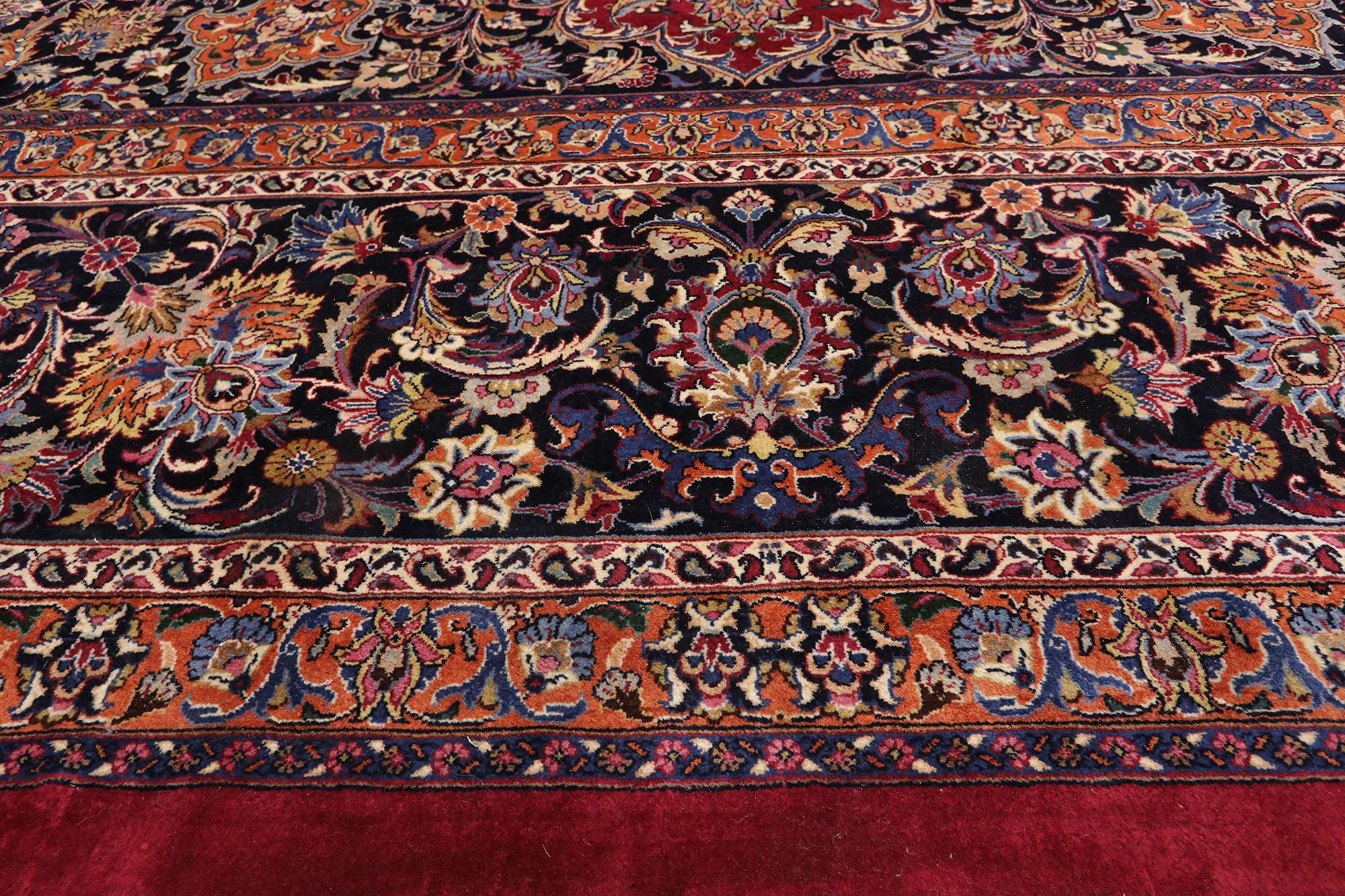 Noué à la main Tapis persan Mashhad surdimensionné, charme royal et beauté séduisante en vente