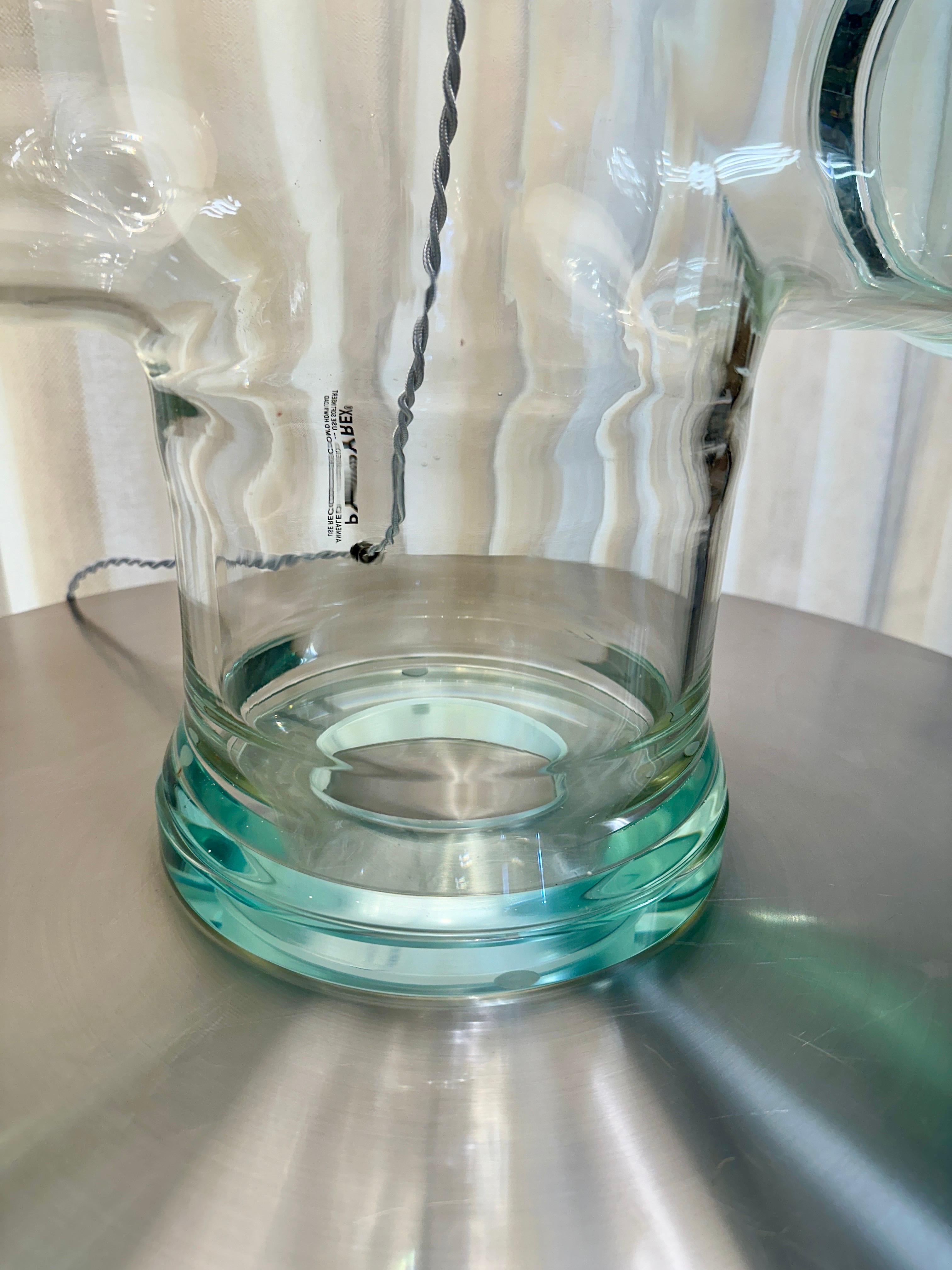 Industriel Lampe de table vintage surdimensionnée en verre Pyrex en vente