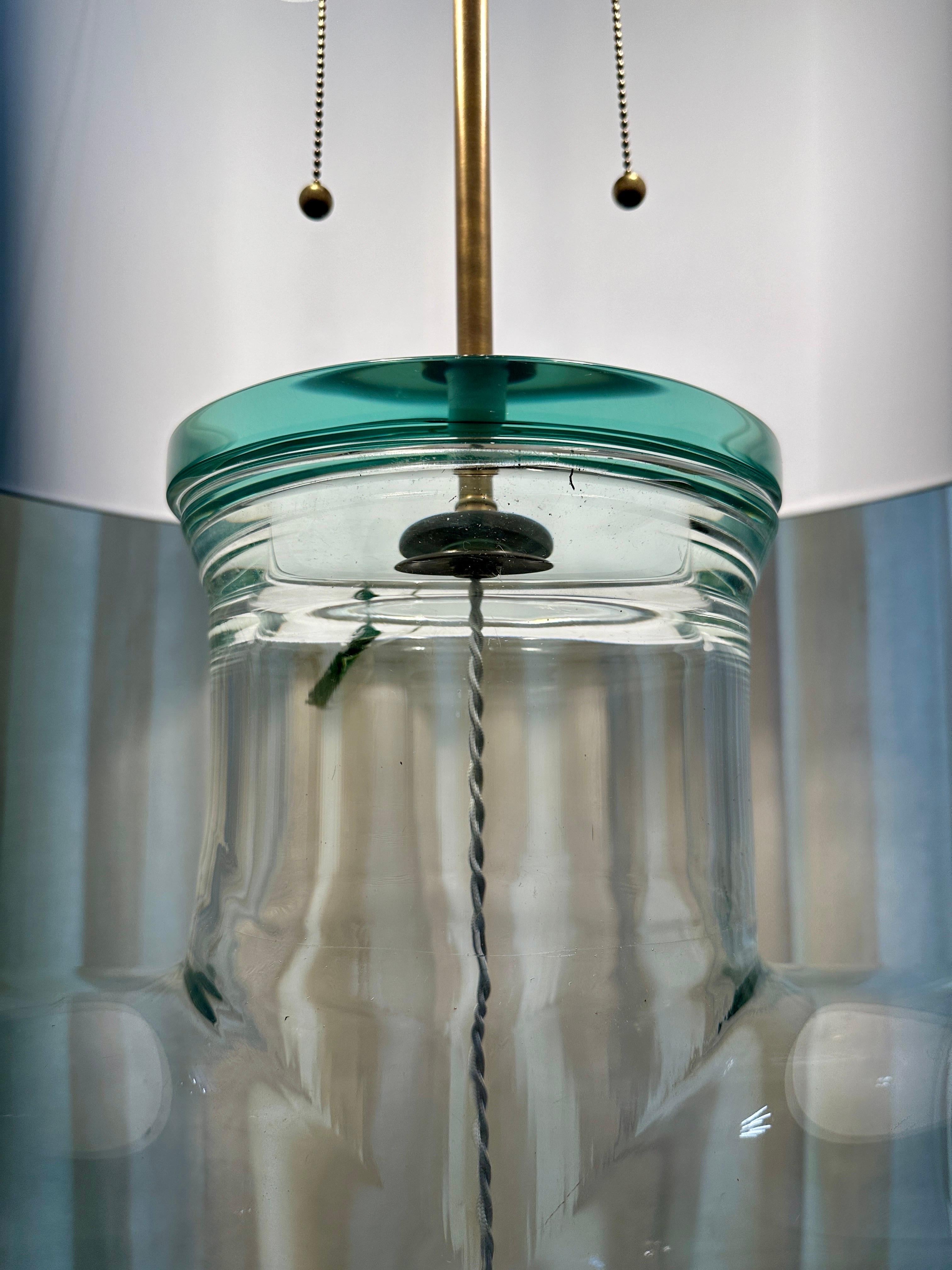 Américain Lampe de table vintage surdimensionnée en verre Pyrex en vente