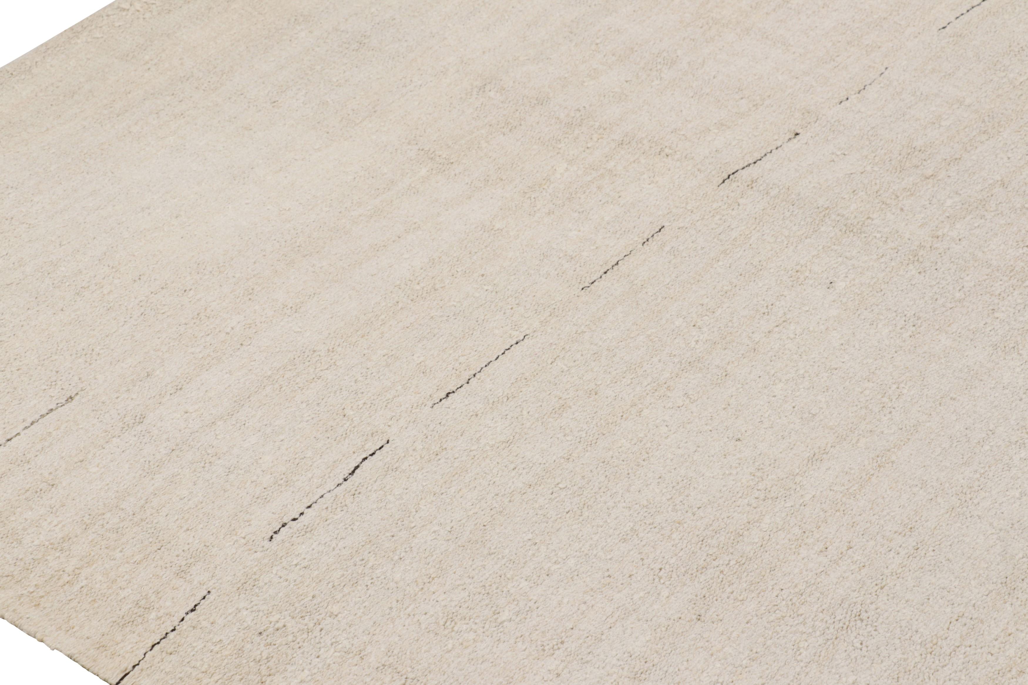 Übergroßer massiver Vintage-Kilim in Beige- und Cremetönen - Rug & Kilim (Mitte des 20. Jahrhunderts) im Angebot