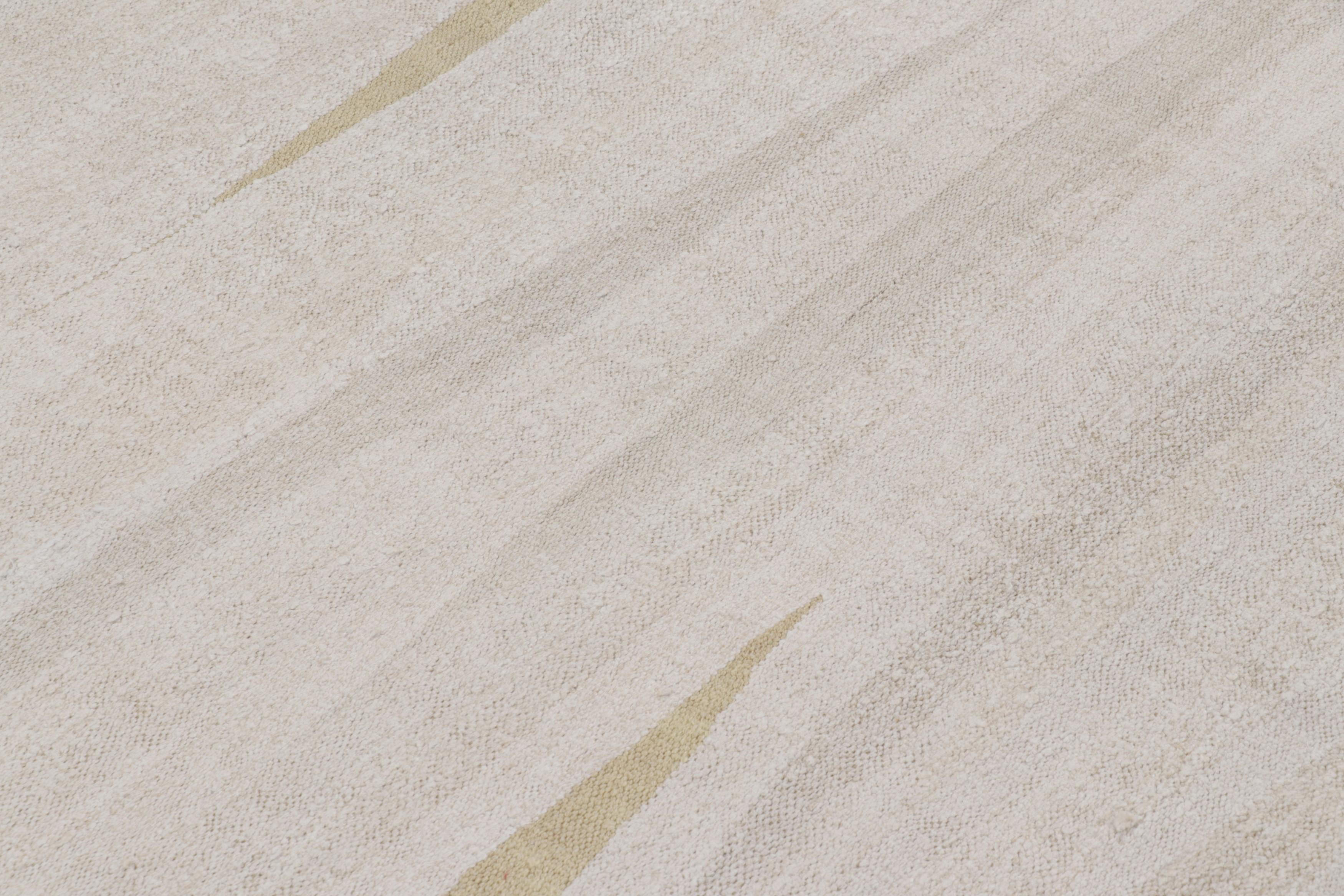 Milieu du XXe siècle Kilim massif vintage surdimensionné dans les tons beige, crème et or - Rug & Kilim en vente