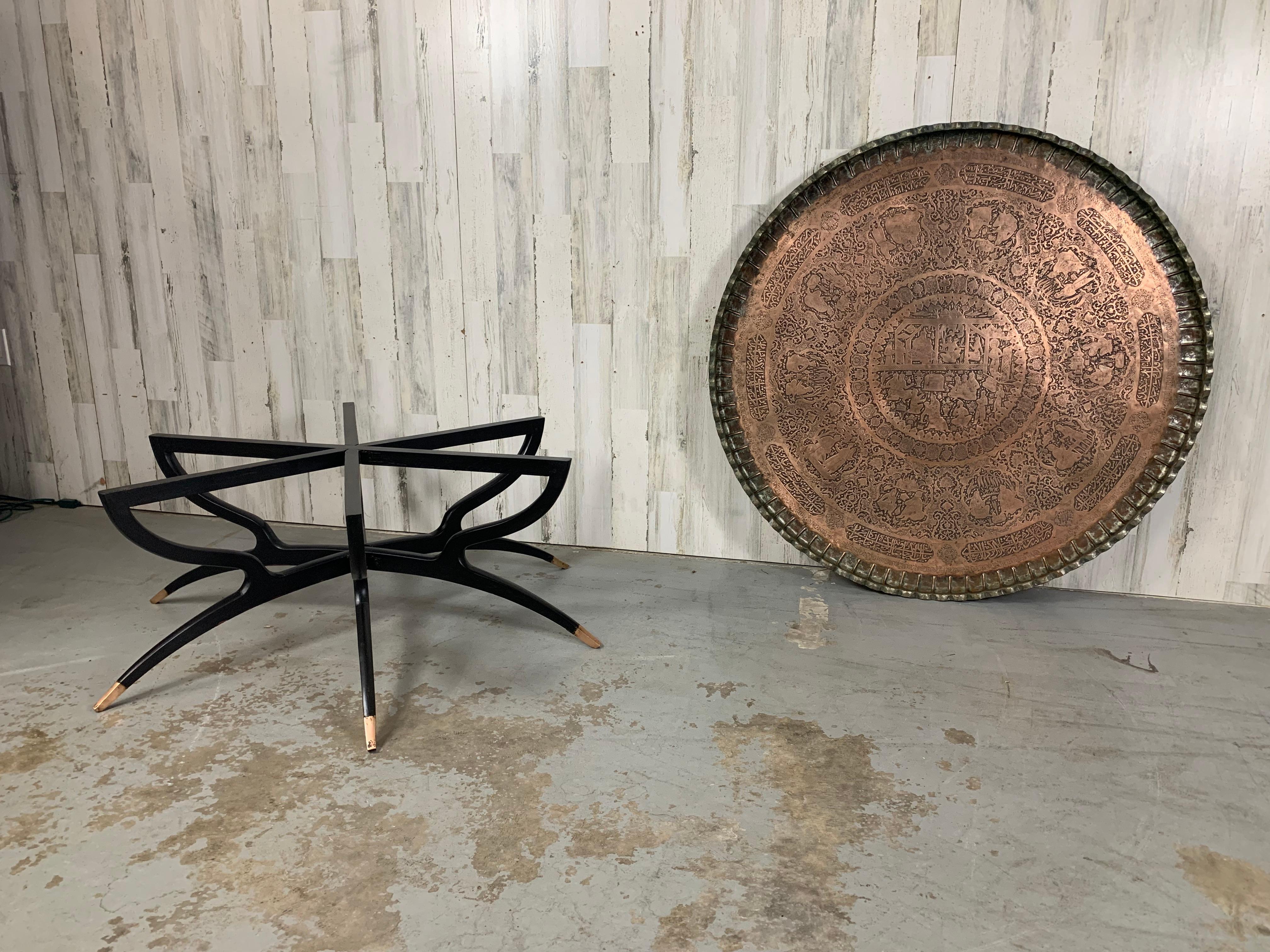 Übergroßer Vintage-Cocktailtisch mit Spinnenbeinen im Angebot 12