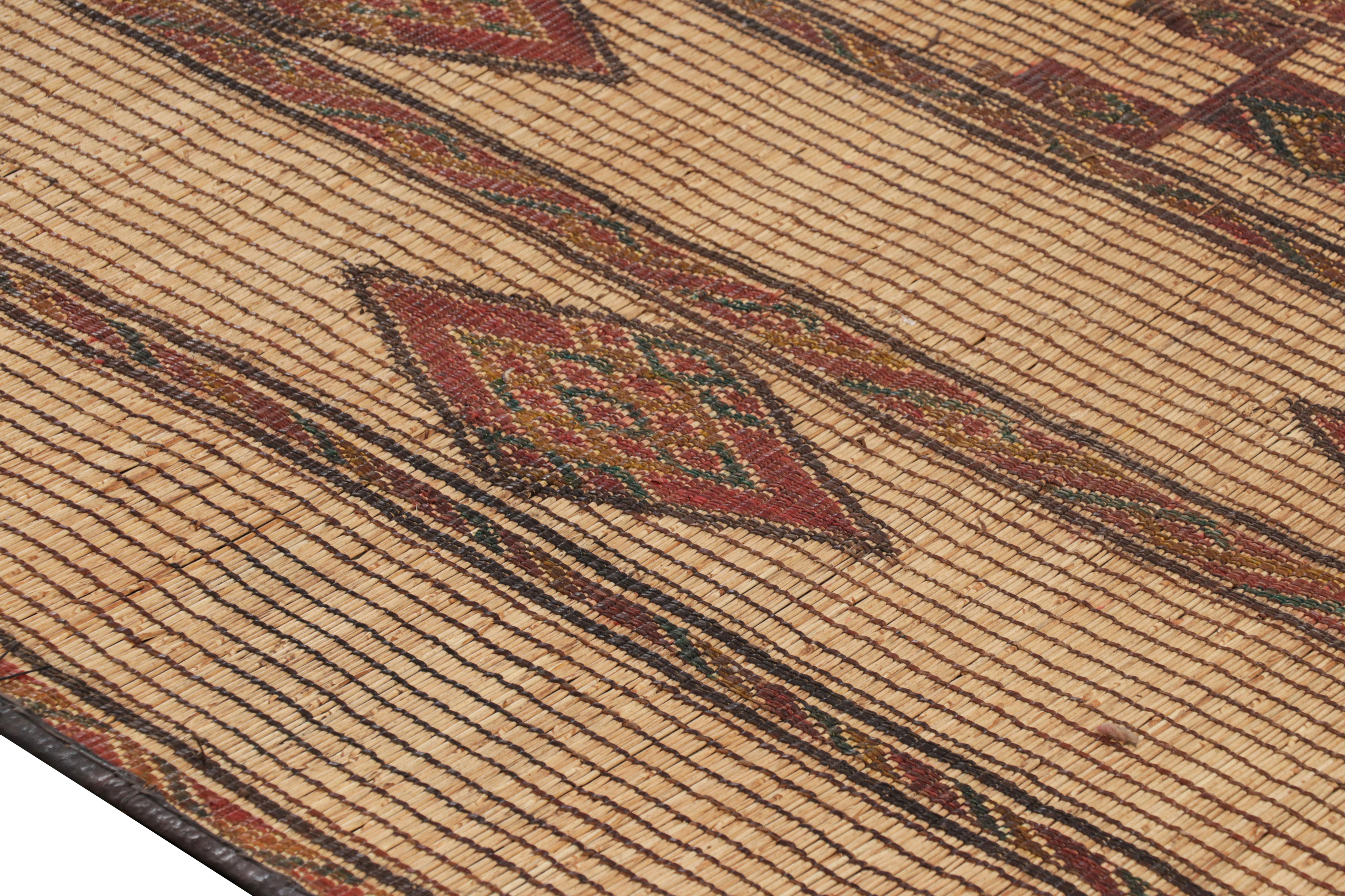 Übergroße Tuareg-Matte im Vintage-Stil, braune Streifen und geometrische Muster - Rug & Kilim (Marokkanisch) im Angebot