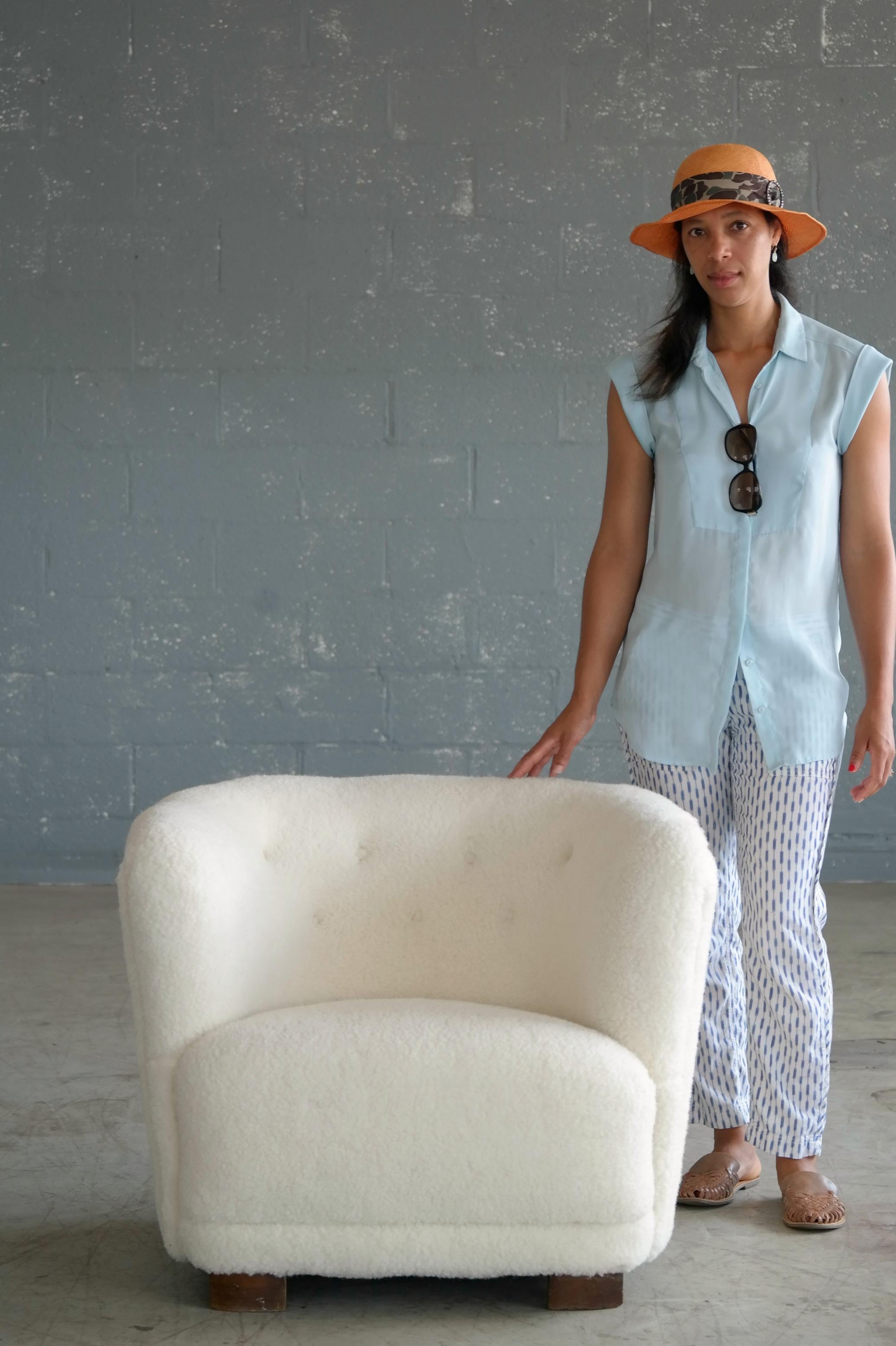 Mid-20th Century Overstuffed Banana Club Chair Danish, 1940s