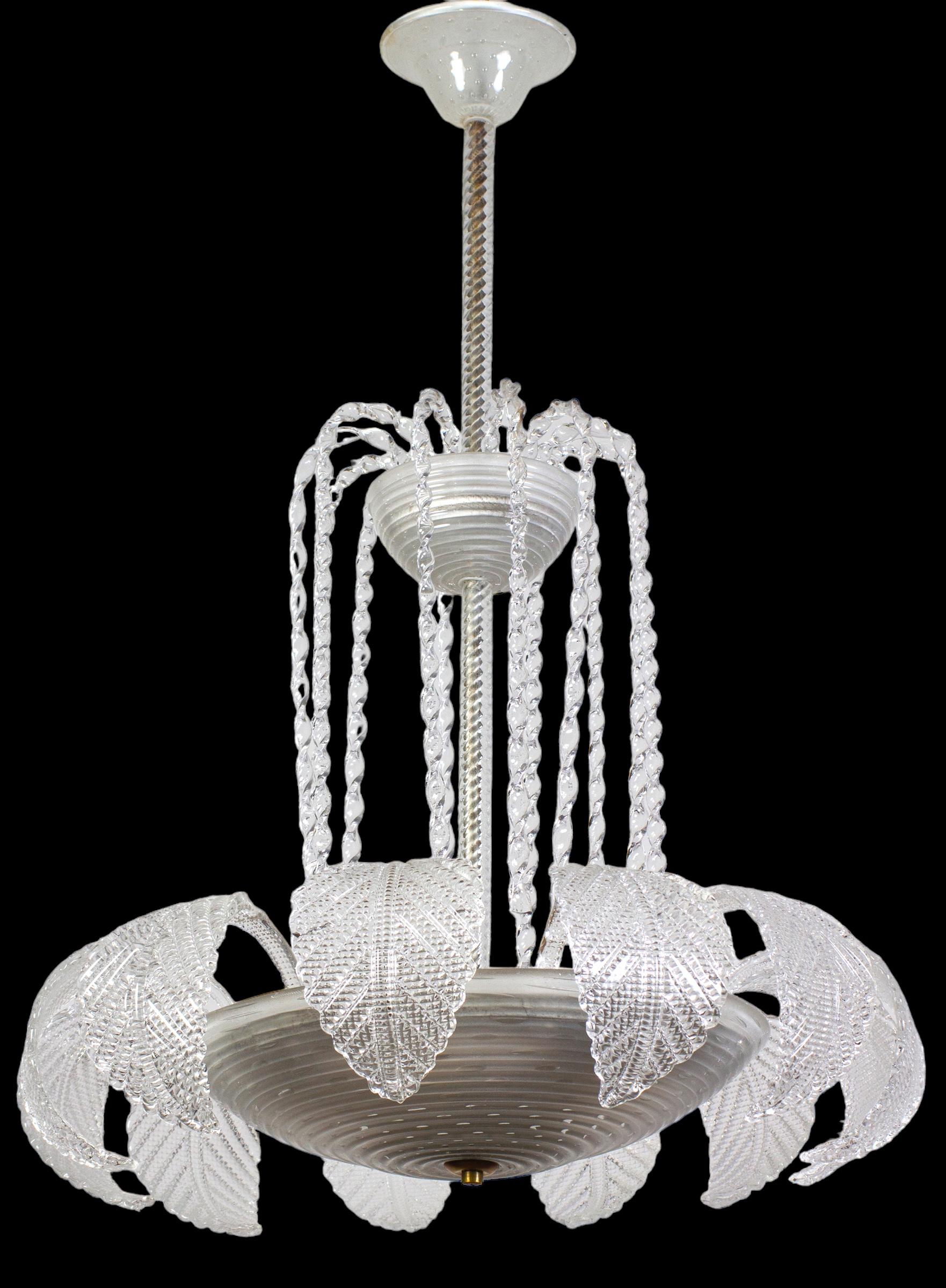 Overwhelming  Art Deco Ninfea Murano Glass Chandelier by Barovier Italy, 1940 In Excellent Condition For Sale In Rome, IT