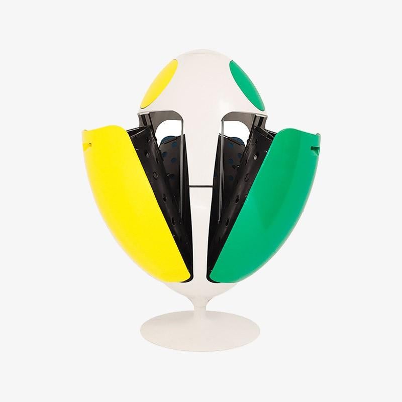 Four colors for an infinity of environments
White, yellow, green and blue. A dynamic and youthful color palette, ideal for a contemporary environment, such as the offices of a start-up, or a home full of the energy of a young family with