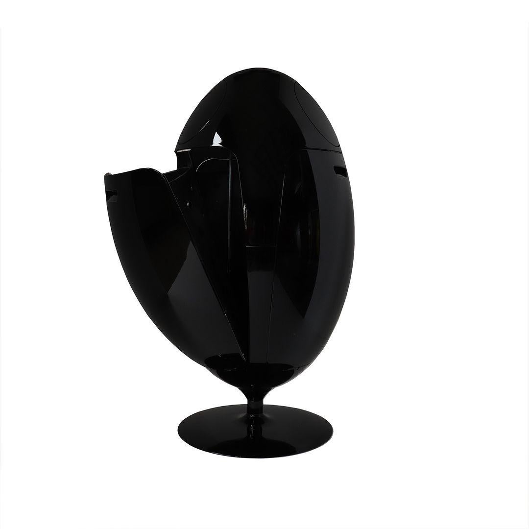 Questo cosiddetto cestino più all'avanguardia del mondo viene dall'Italia. Il marchio di questa astronave si chiama SOLDI DESIGN! È un marchio di design ecologico fondato nel 2008! Con la filosofia di 