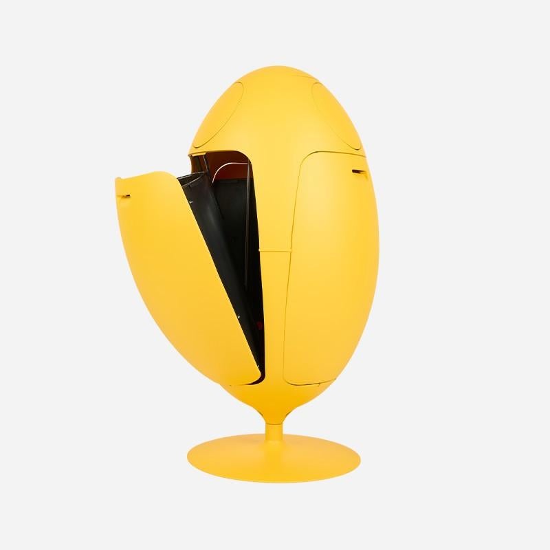 Italian Ovetto Gala yellow matte satin dustbin garbage collection For Sale