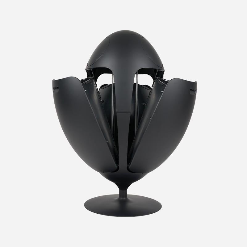 Per i sognatori del lusso e della raffinatezza, che progettano un mondo migliore e più bello.
Il contenitore per la raccolta differenziata diventa una pattumiera di design, Ovetto Galà Nero Opaco Satinato dona una nota di stile ed eleganza a