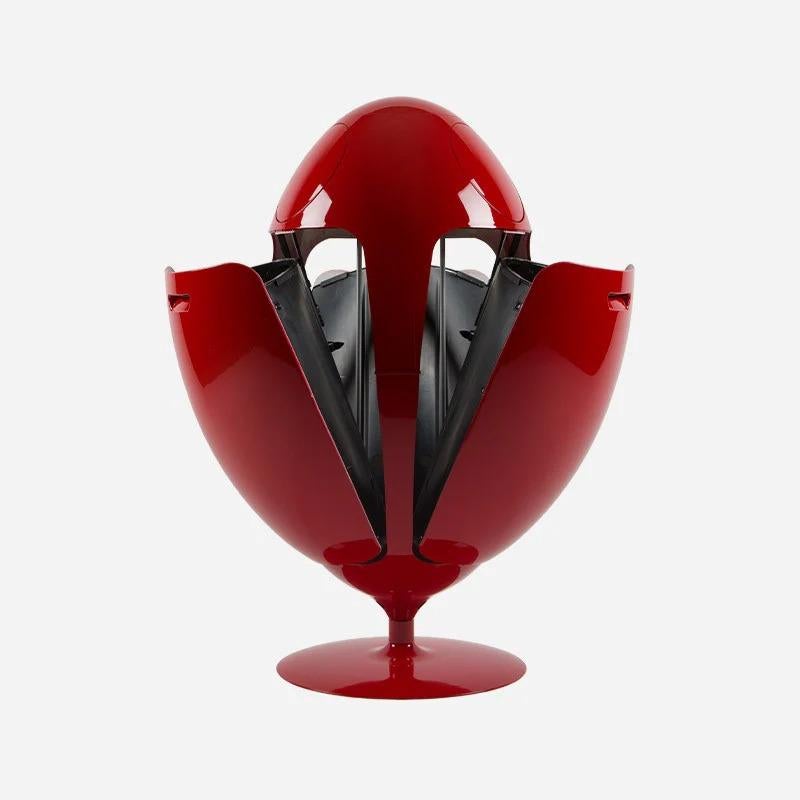 For those who imagine their lives in color
Distinguished by the color of the red carpet, Glossy Red Gala Egg is a precious design element, perfect for all fashion addicts, ideal inside an elegant store, as well as a home full of charm.
Ovetto is