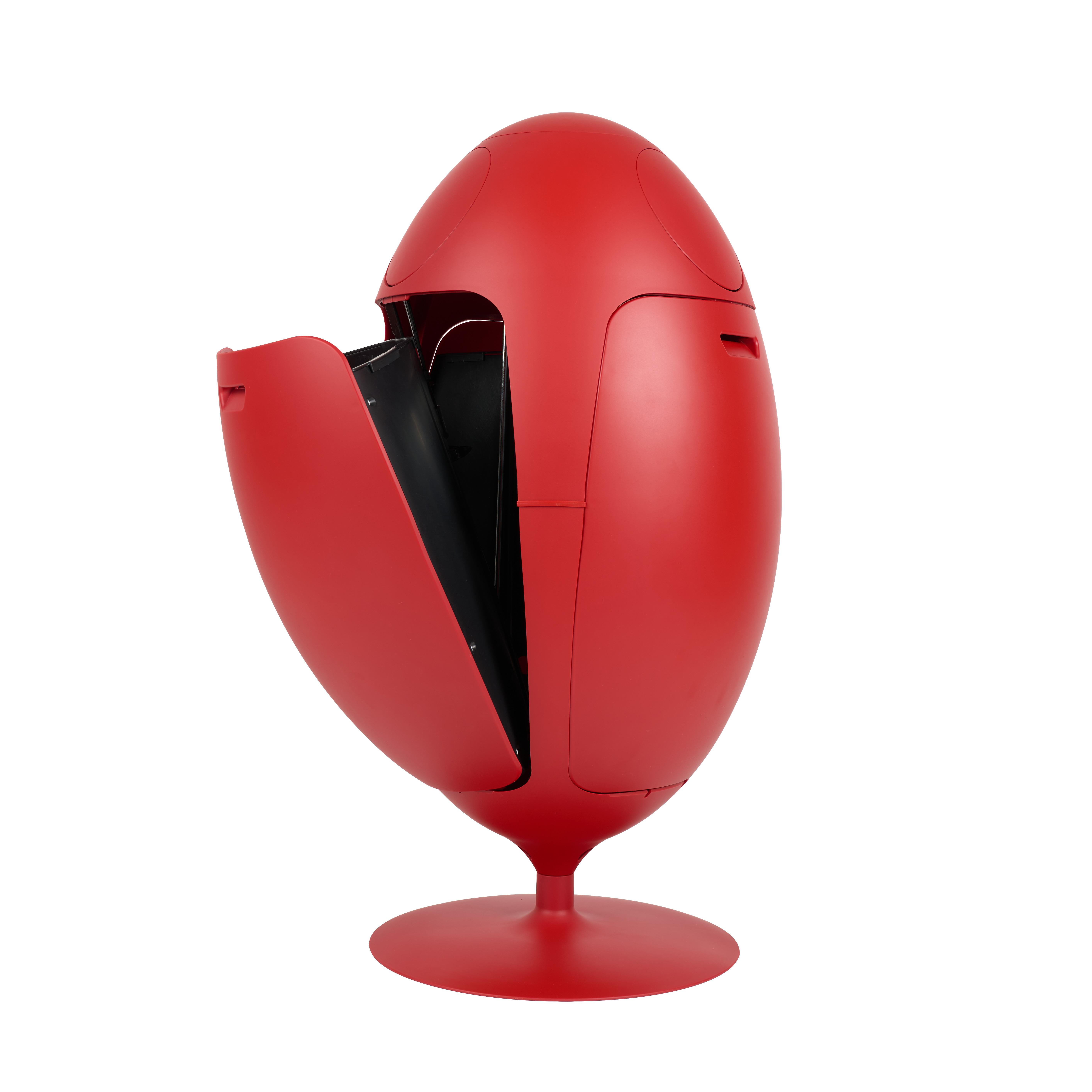 Per i sognatori del lusso e della raffinatezza, che progettano un mondo migliore e più bello.
Il contenitore per la raccolta differenziata diventa una pattumiera di design, Ovetto Galà Rosso Opaco dona una nota di stile ed eleganza a qualsiasi