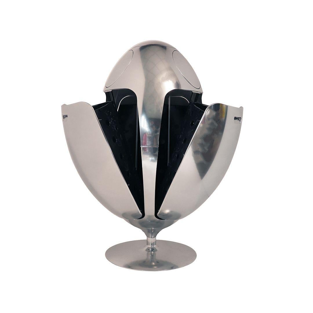 This so-called world's most avant-garde trash can comes from Italy. The brand of this spaceship is called SOLDI DESIGN! It is an ecological design brand founded in 2008! With the philosophy of 