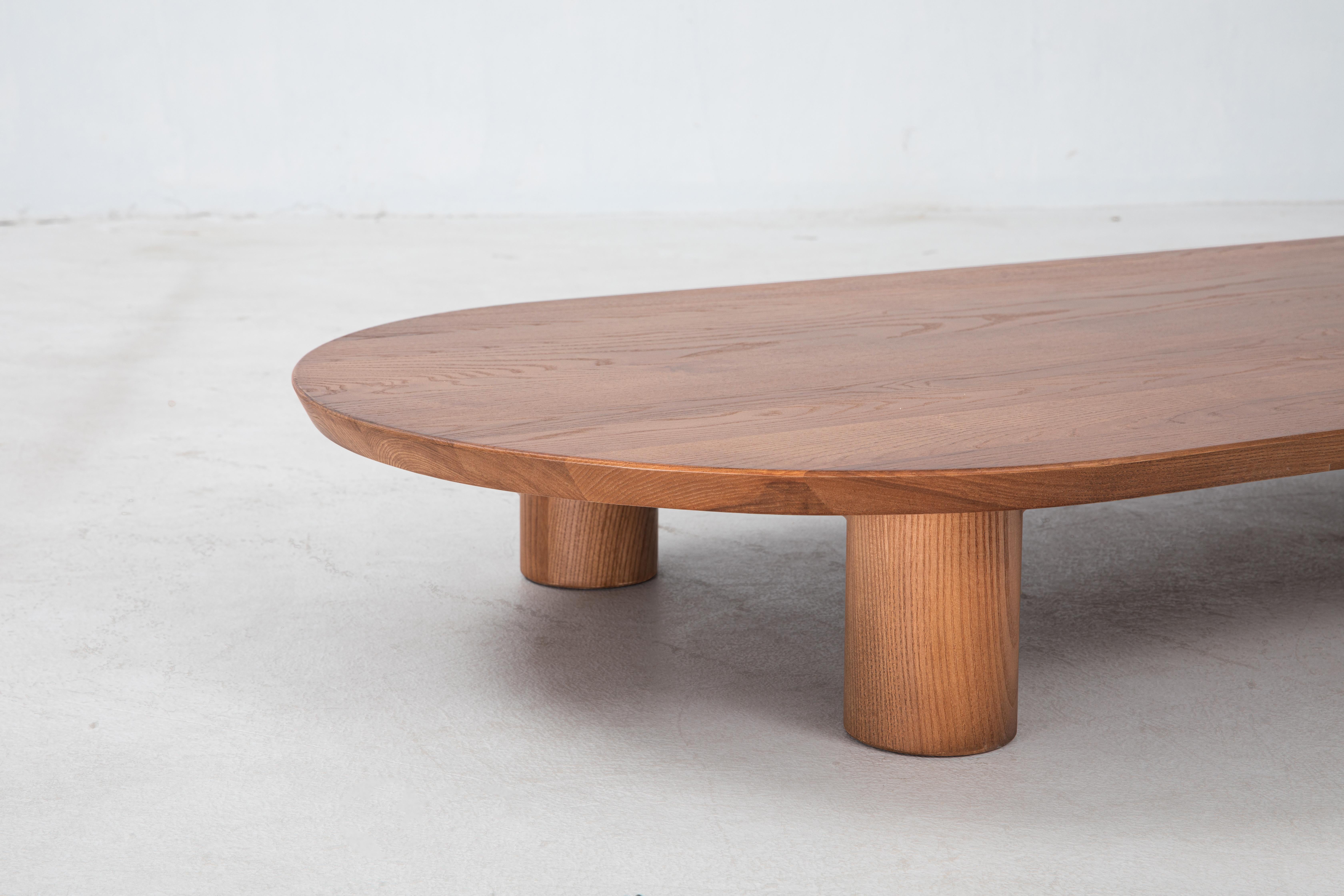 Ovie Couchtisch von Sun at Six, Nude Couchtisch aus Holz im Angebot 4
