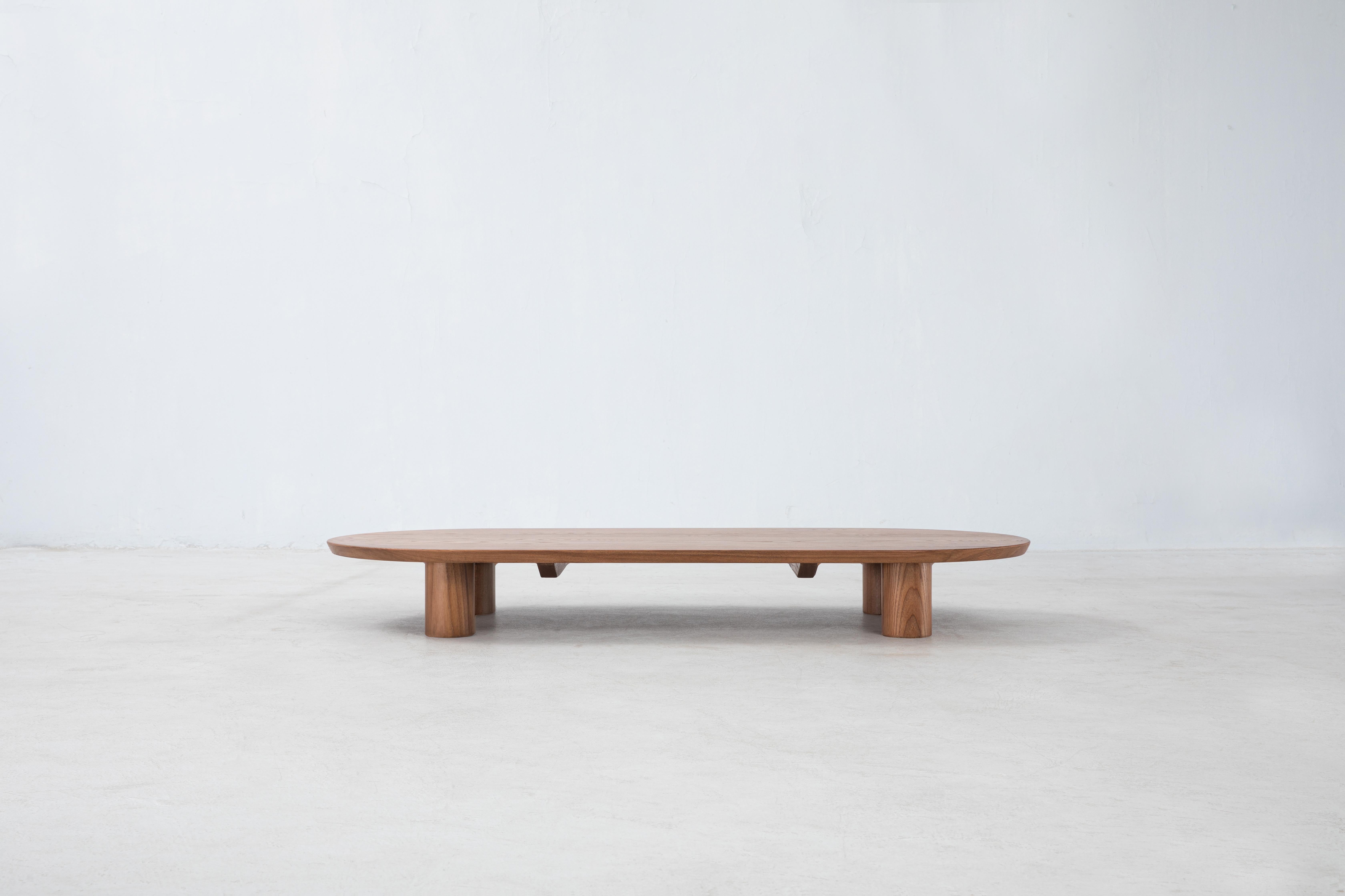 Ovie Couchtisch von Sun at Six, Nude Couchtisch aus Holz (21. Jahrhundert und zeitgenössisch) im Angebot