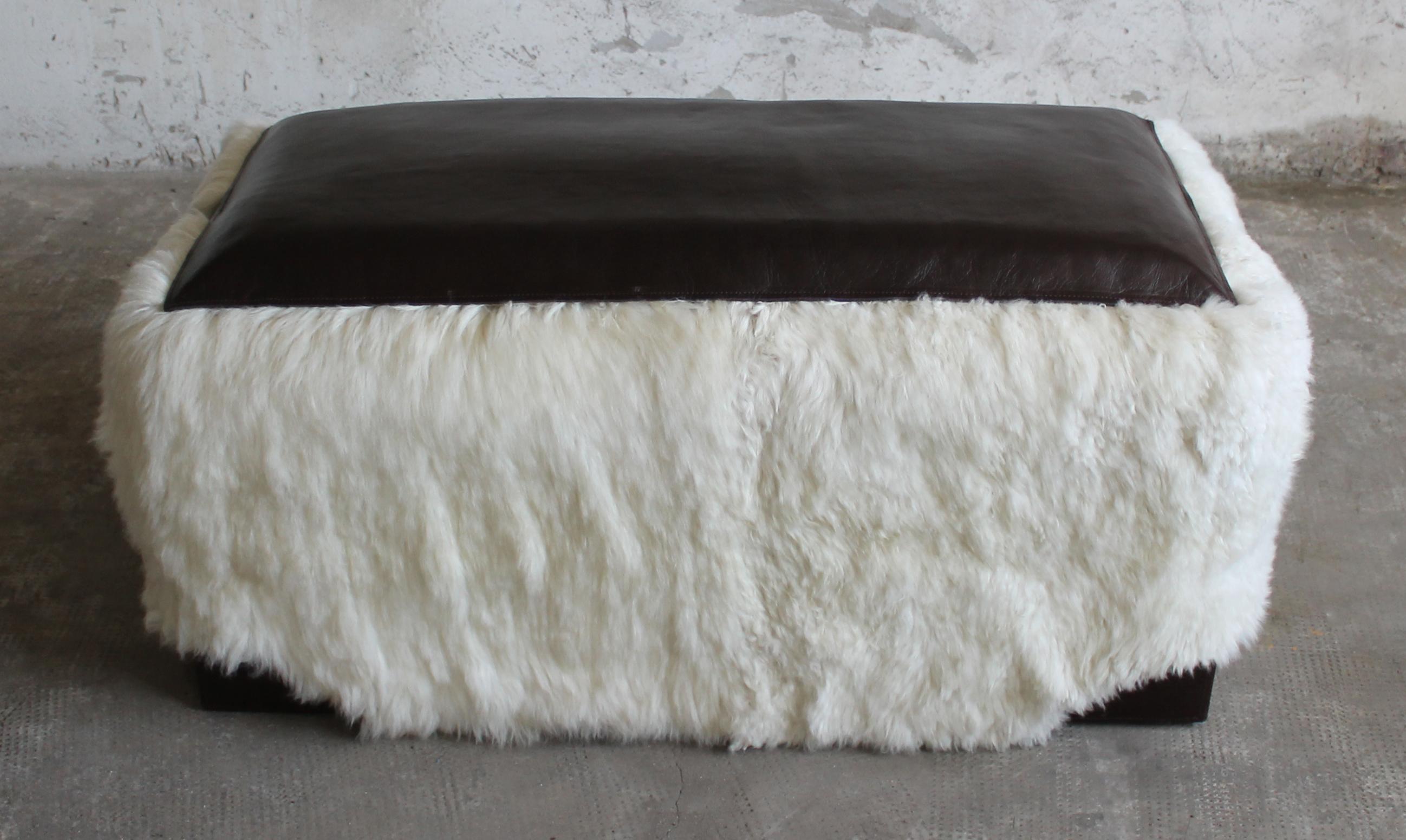 Argentine Sheepskin Bench with Contemporary Leather from Costantini, Ovino For Sale