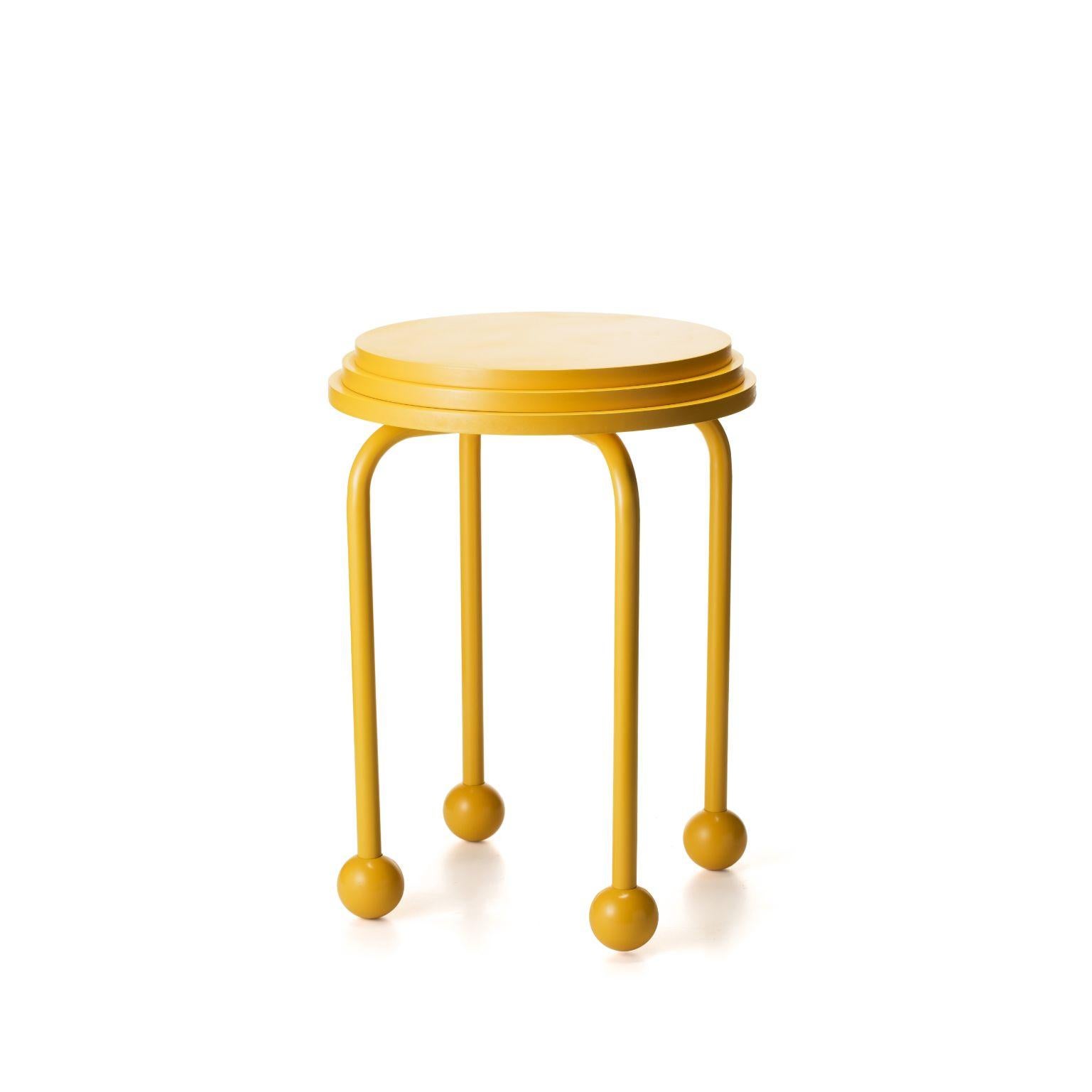 Ovni - Banc jaune par Cultivado Em Casa
Dimensions : 38 x 38 x 45 cm
Matériaux : MDF, acier au carbone, résine, peinture en Duco.

Egalement disponible : tricolore, violet, vert

Après un long voyage intergalactique, l'ovni atterrit sous la forme