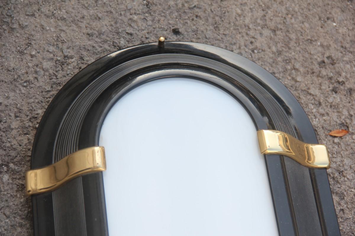 Grande applique ovoïde de style Art Déco en plexiglas laqué noir, or et blanc, 1970 en vente 2